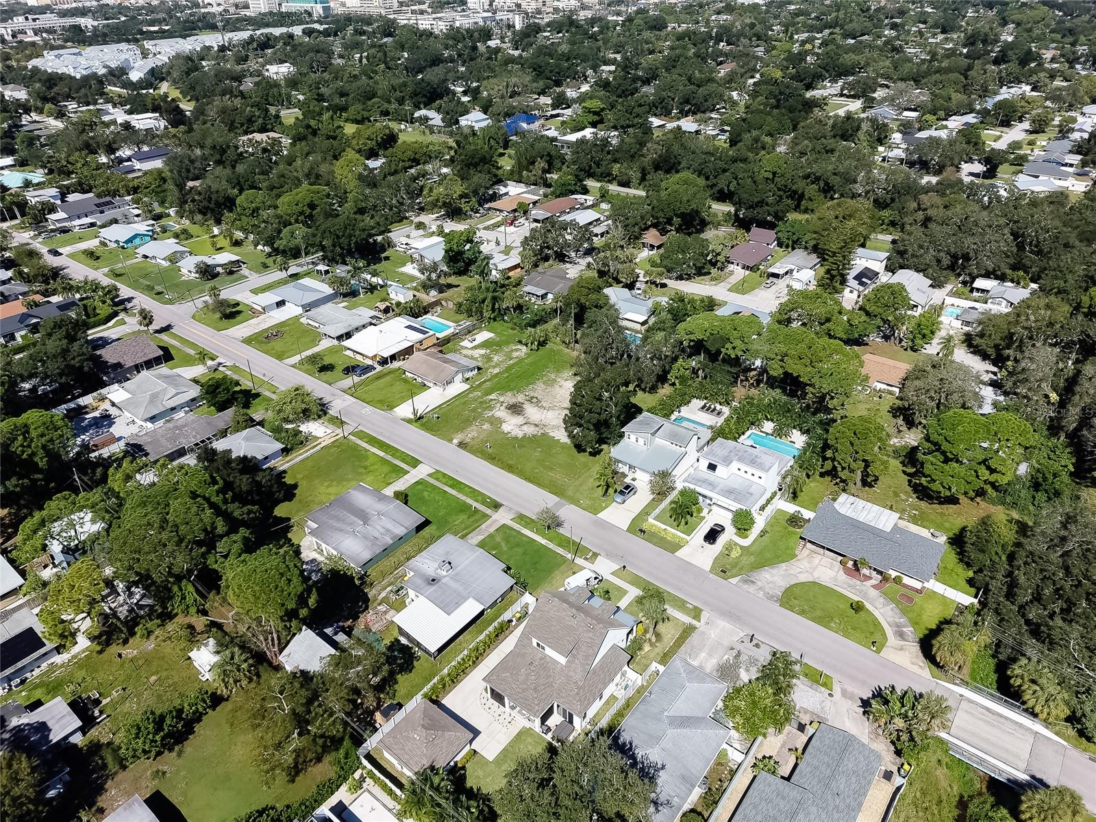 2555 WOOD STREET, Sarasota, FL 34237