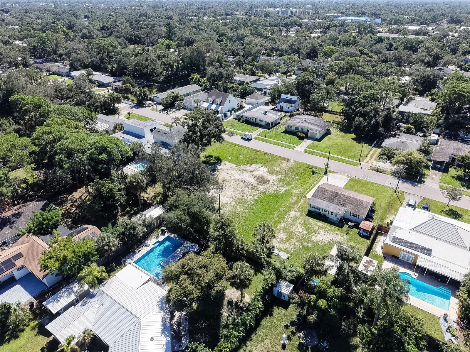 2555 WOOD STREET, Sarasota, FL 34237