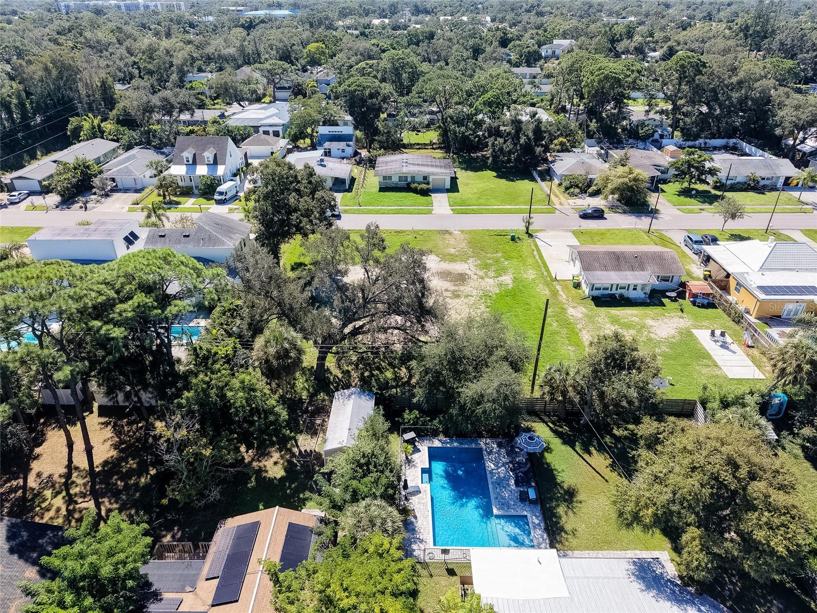 2555 WOOD STREET, Sarasota, FL 34237