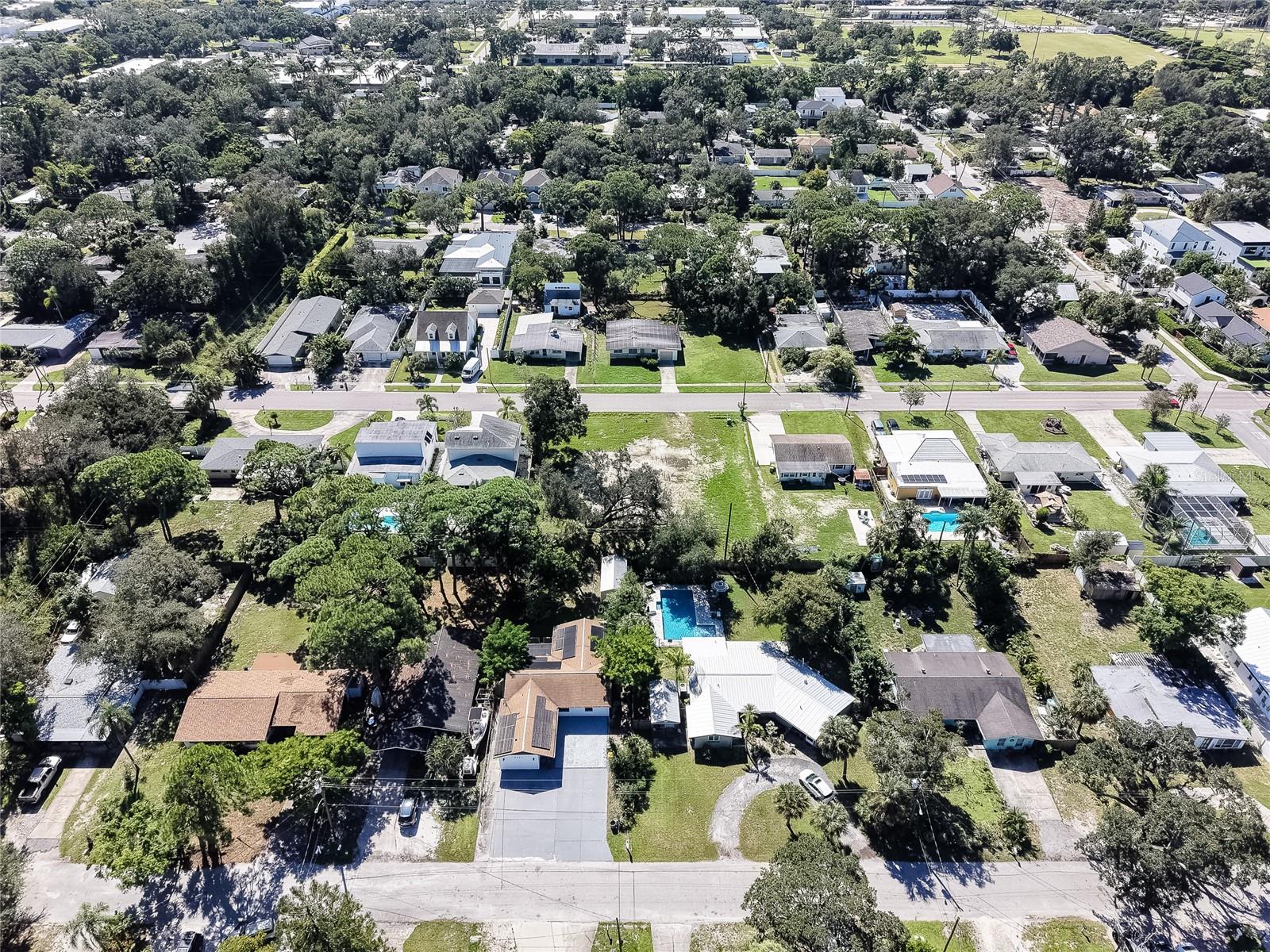 2555 WOOD STREET, Sarasota, FL 34237