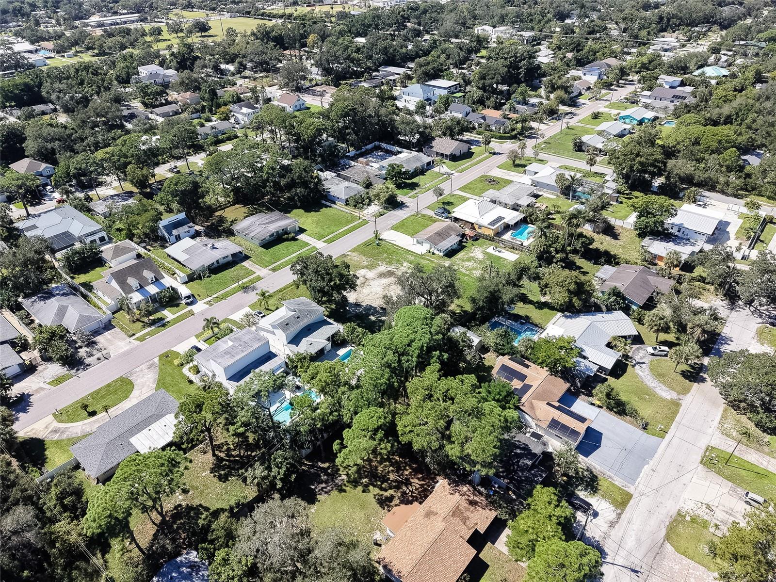 2555 WOOD STREET, Sarasota, FL 34237