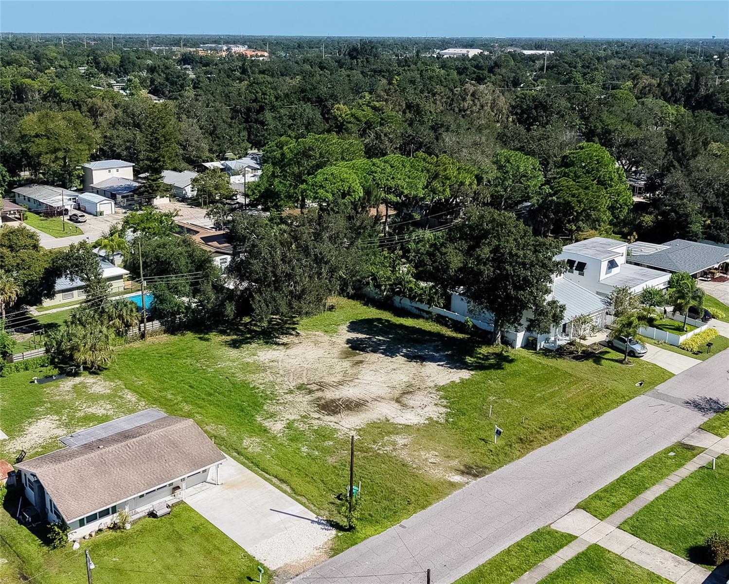 2555 WOOD STREET, Sarasota, FL 34237