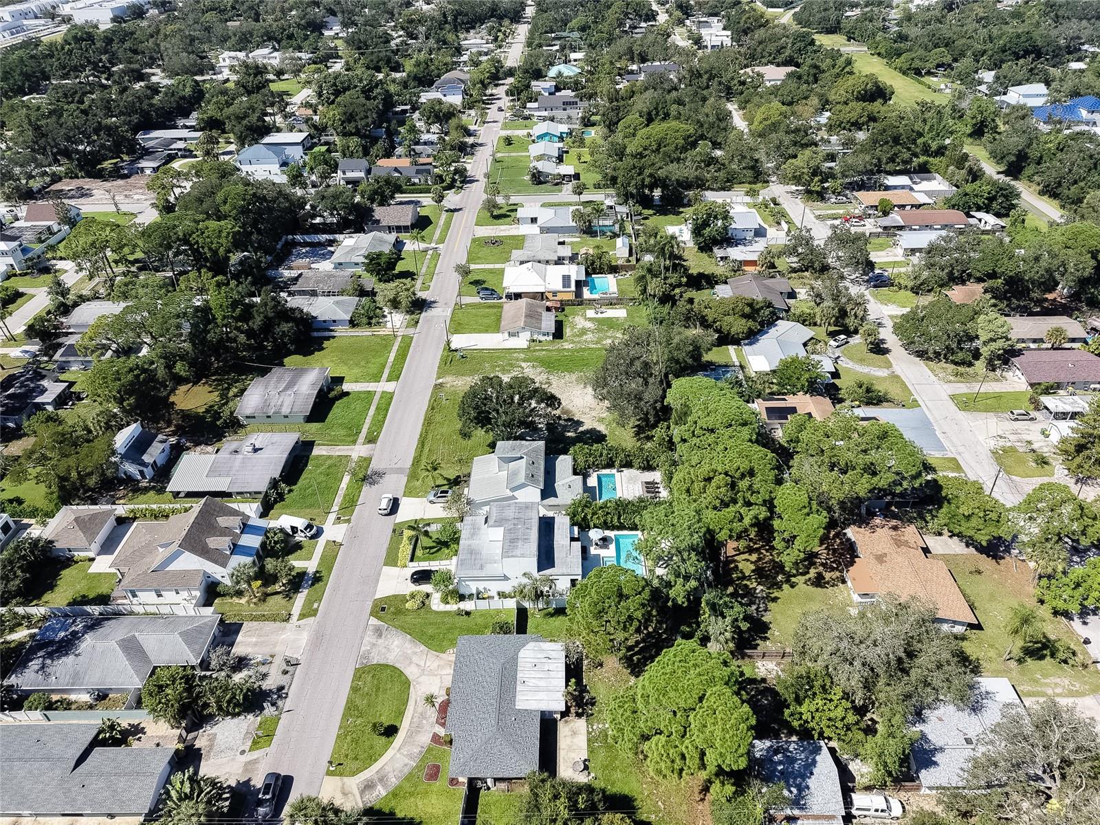 2555 WOOD STREET, Sarasota, FL 34237
