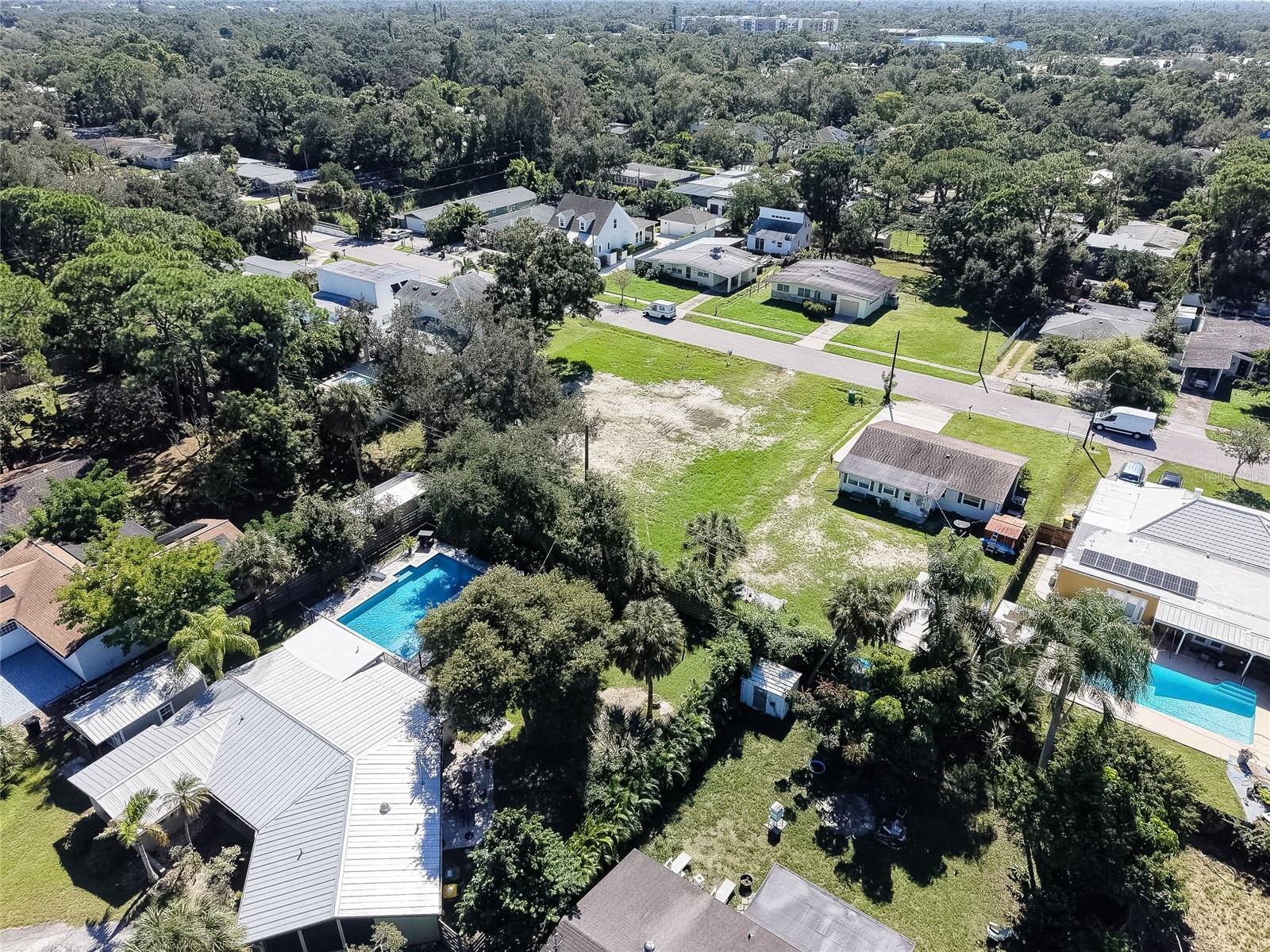 2555 WOOD STREET, Sarasota, FL 34237