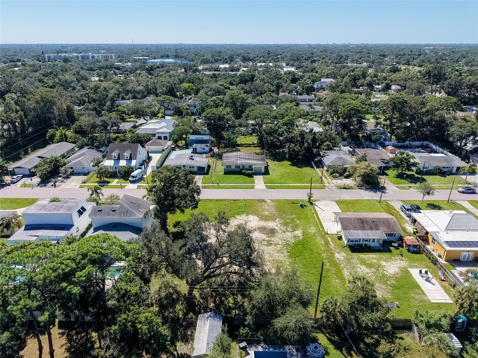 2555 WOOD STREET, Sarasota, FL 34237