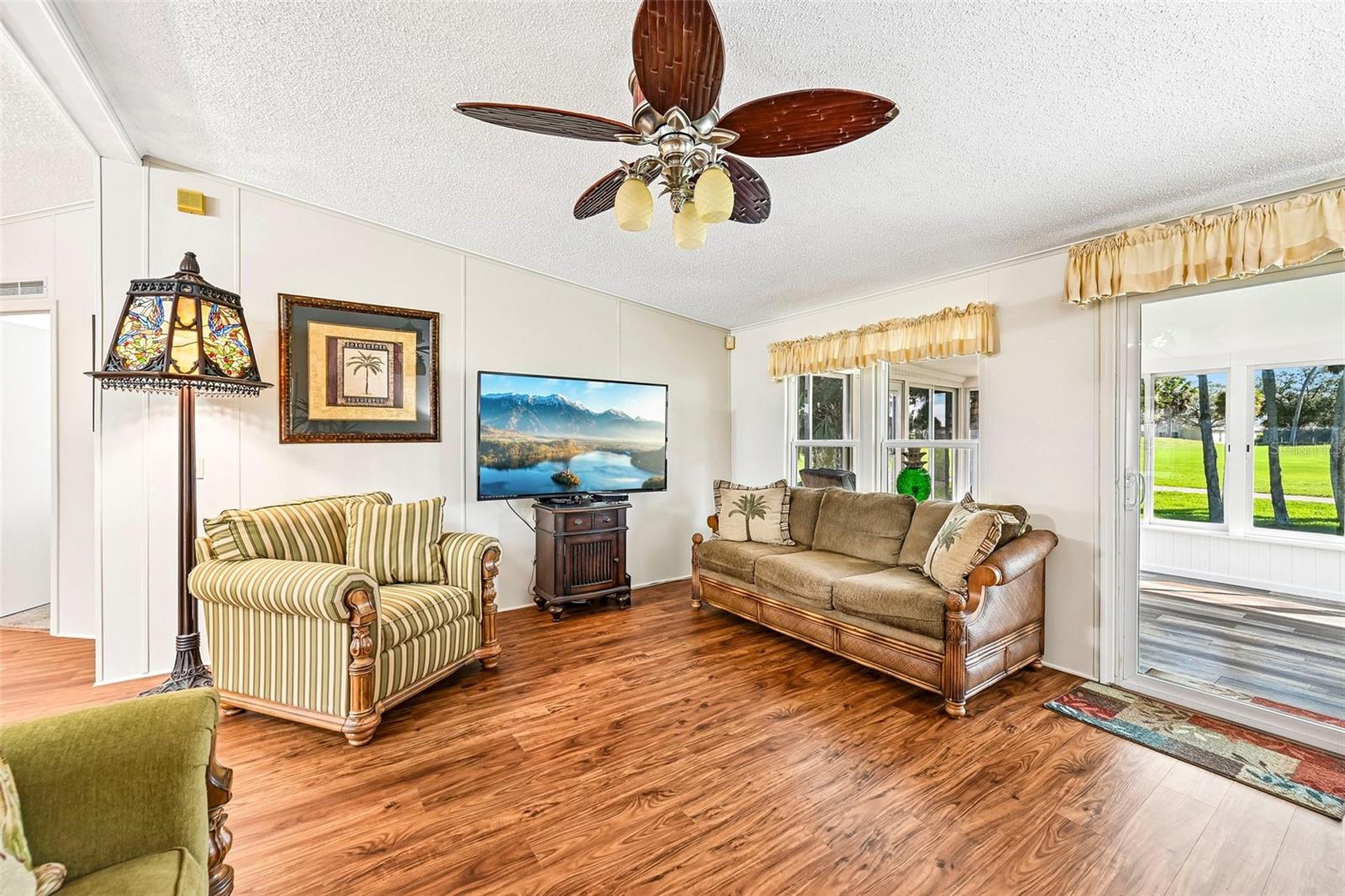Spacious Living Room