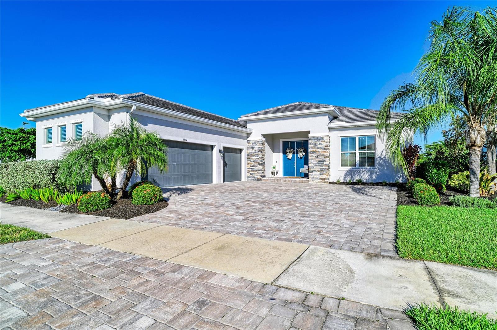 4624 ANTRIM DRIVE, Sarasota, FL 34240 4624 ANTRIM DRIVE, Sarasota, FL 34240