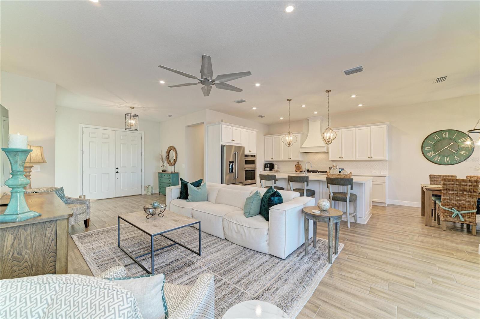 4624 ANTRIM DRIVE, Sarasota, FL 34240 4624 ANTRIM DRIVE, Sarasota, FL 34240
