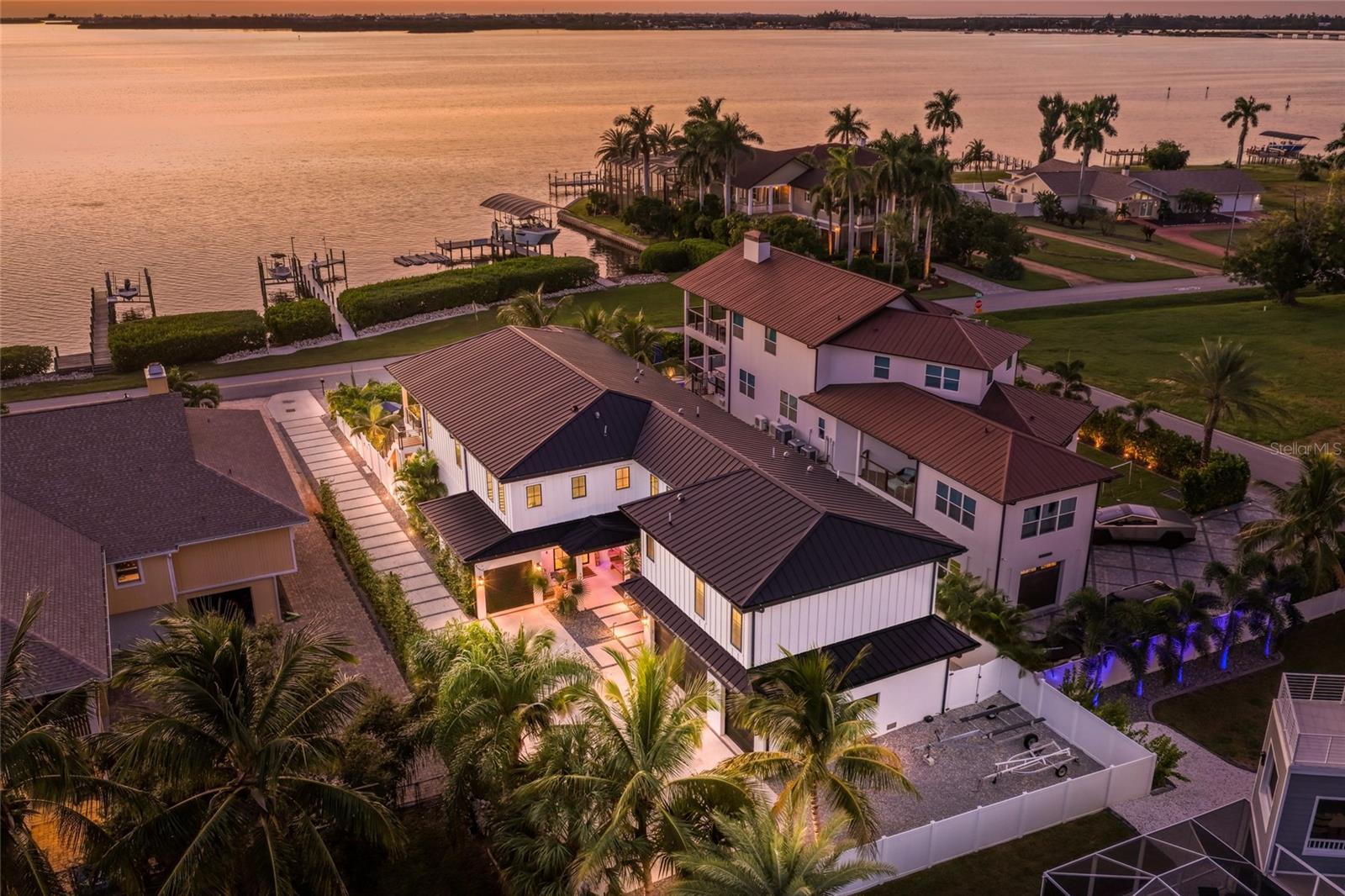 1707 PALMA SOLA BOULEVARD, Bradenton, FL 34209