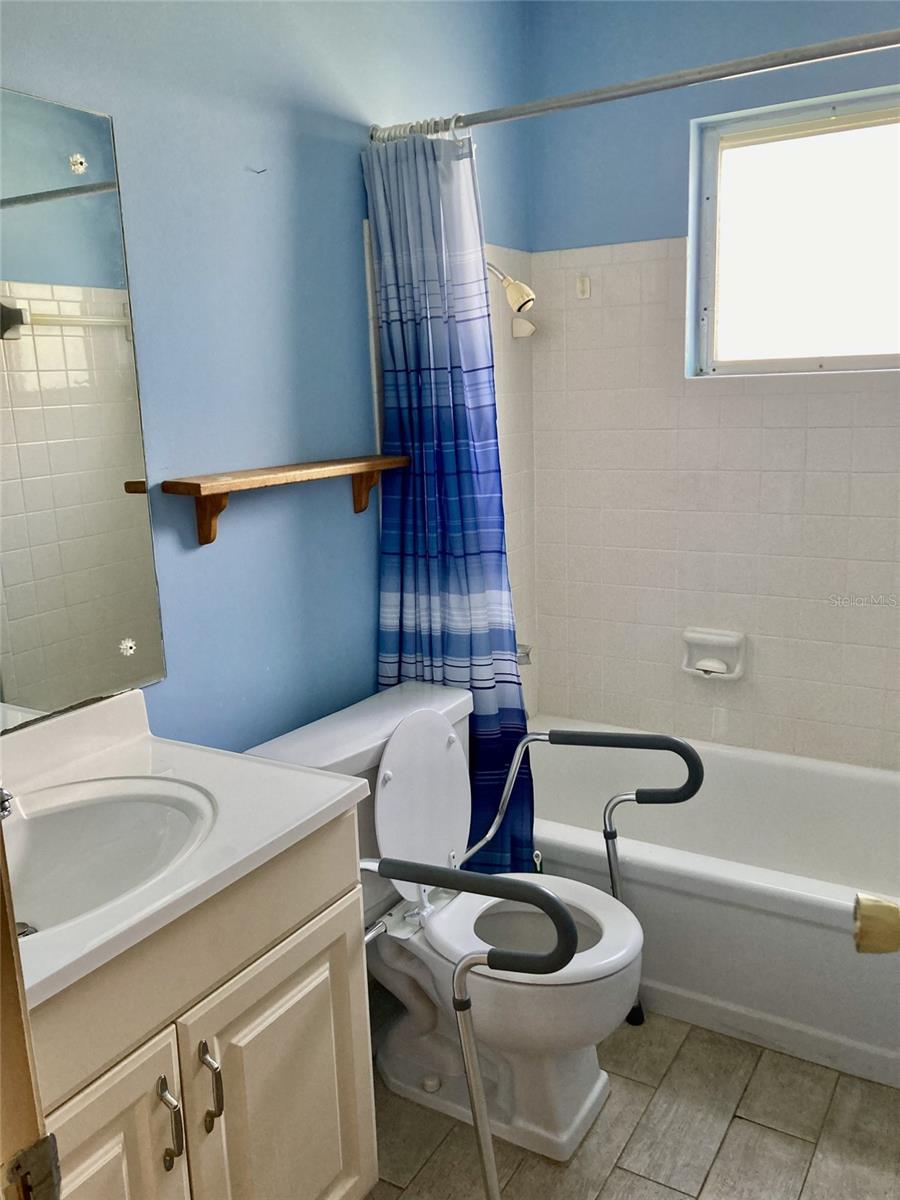 6110 CORAL WAY, Bradenton, FL 34207