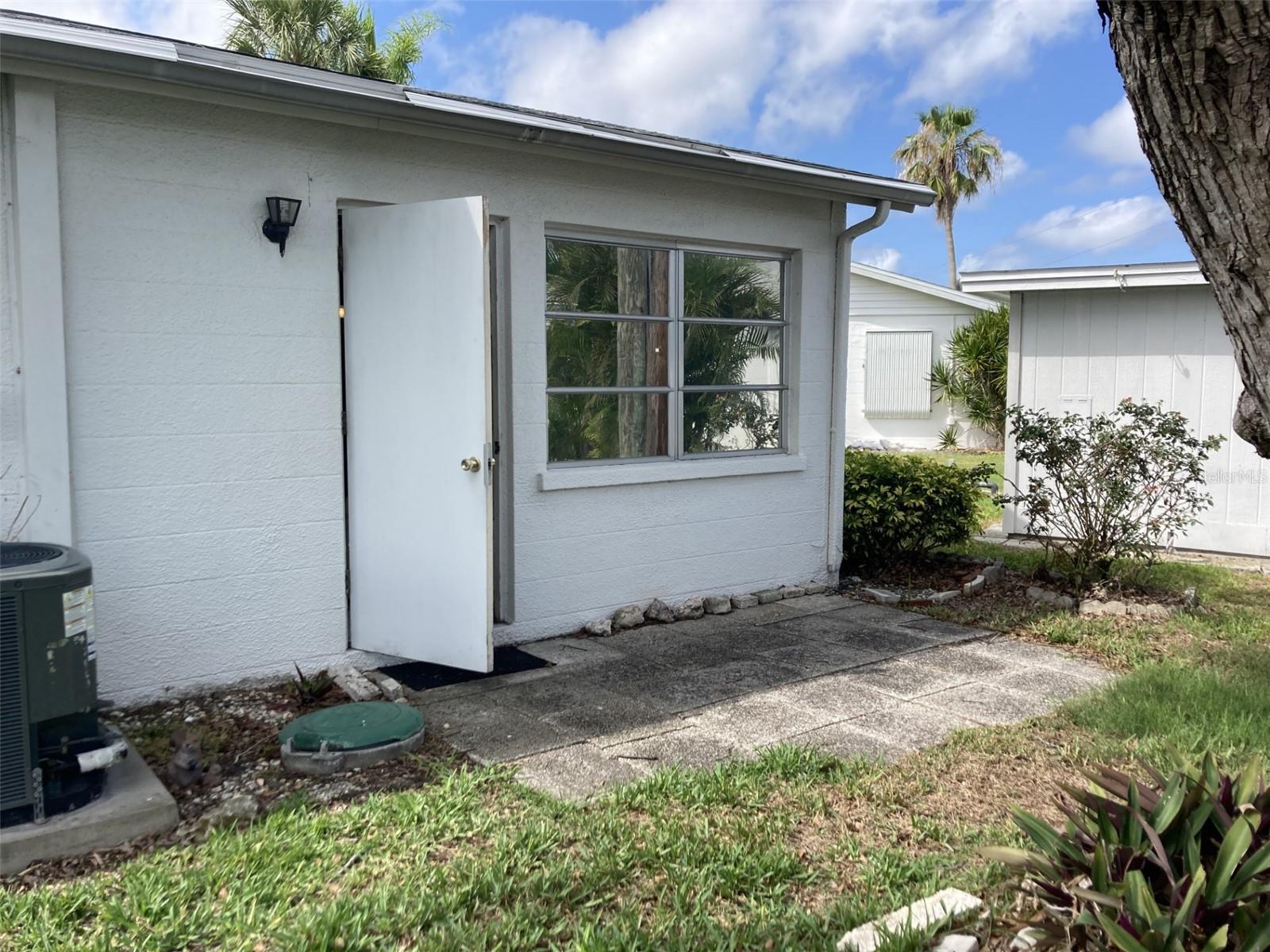 6110 CORAL WAY, Bradenton, FL 34207