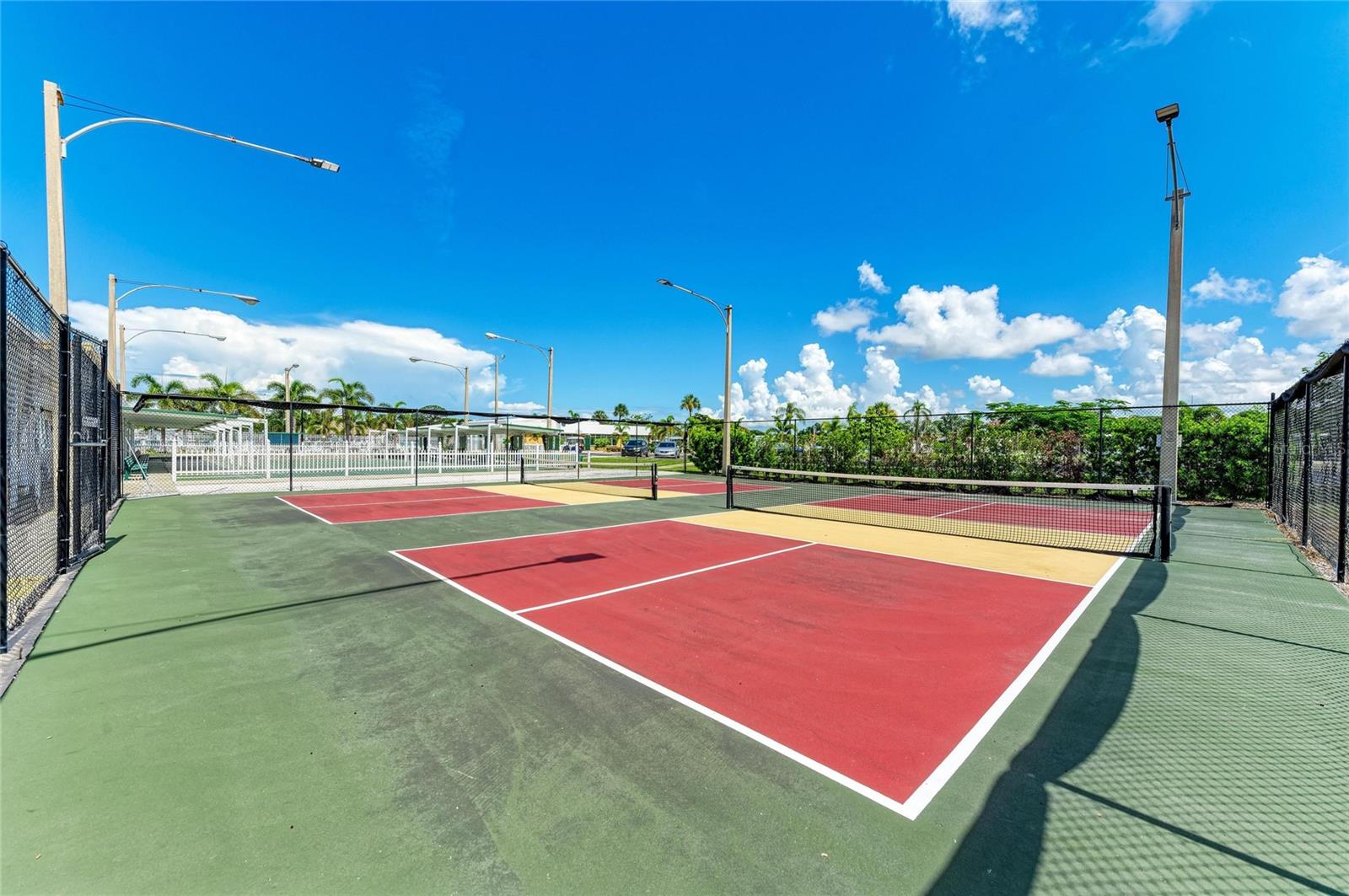 4924 OAKLAND HILLS AVENUE, Sarasota, FL 34234