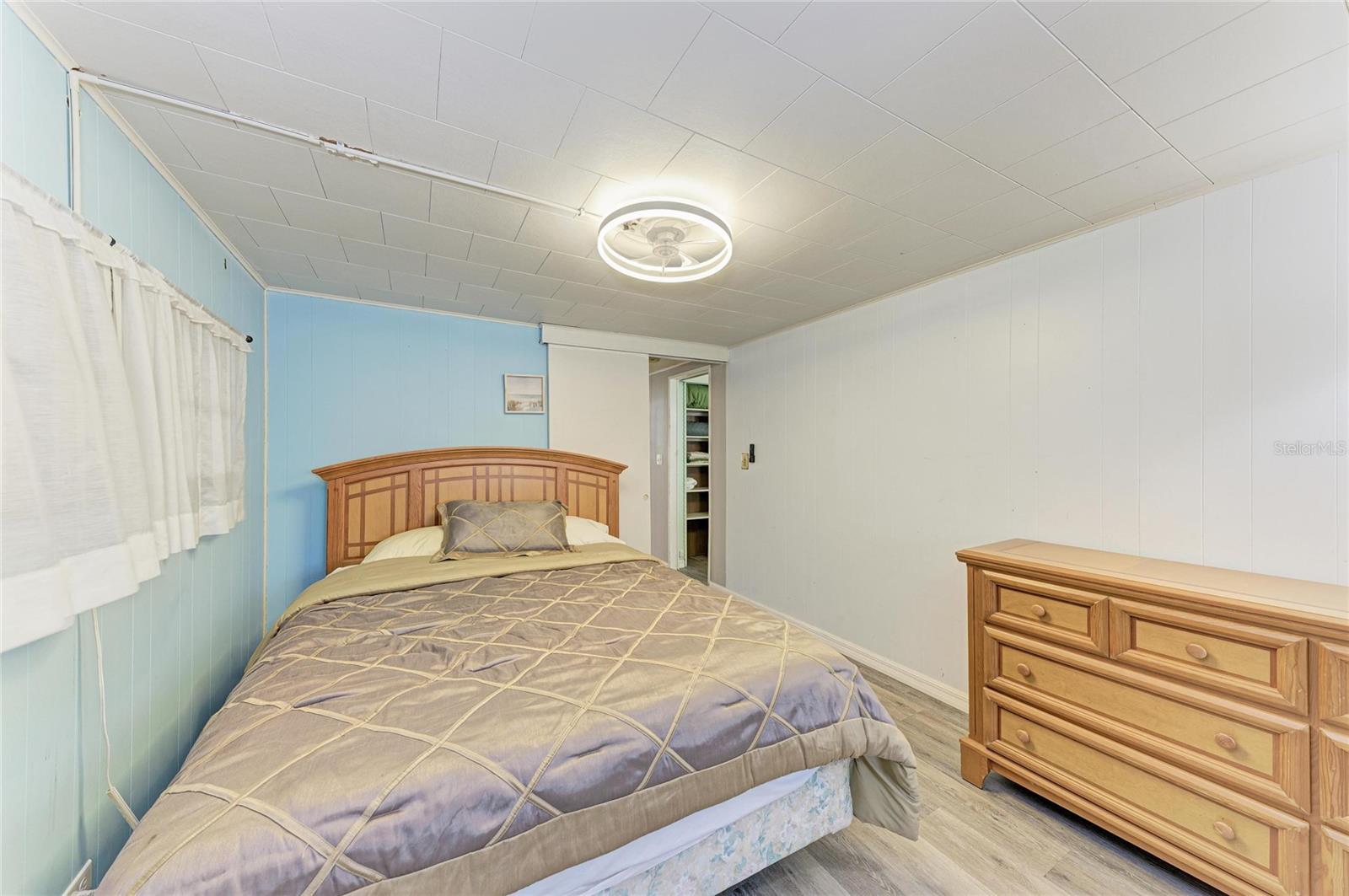4924 OAKLAND HILLS AVENUE, Sarasota, FL 34234