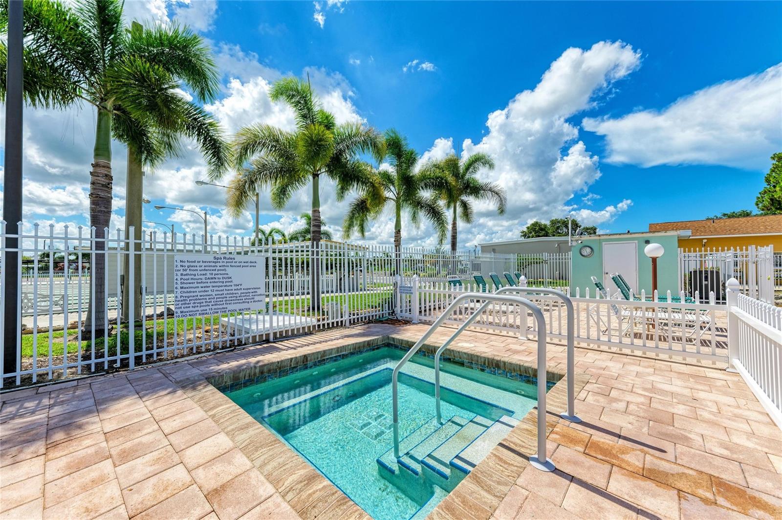 4924 OAKLAND HILLS AVENUE, Sarasota, FL 34234
