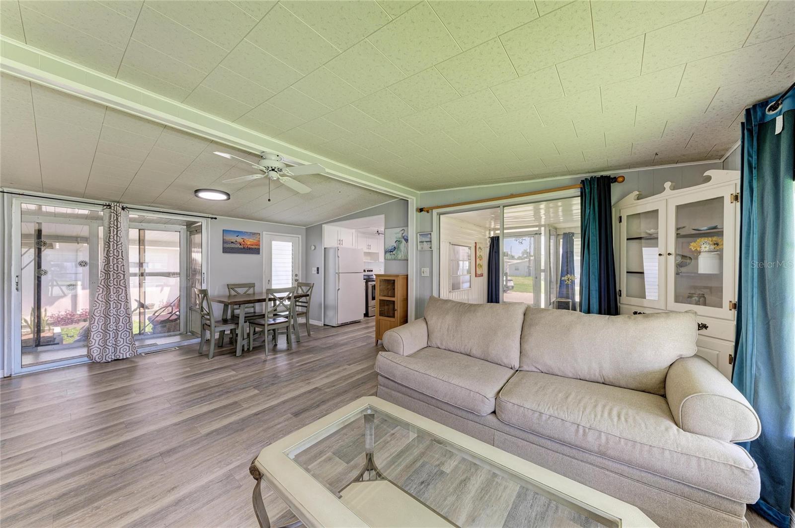 Living room/dining room combo