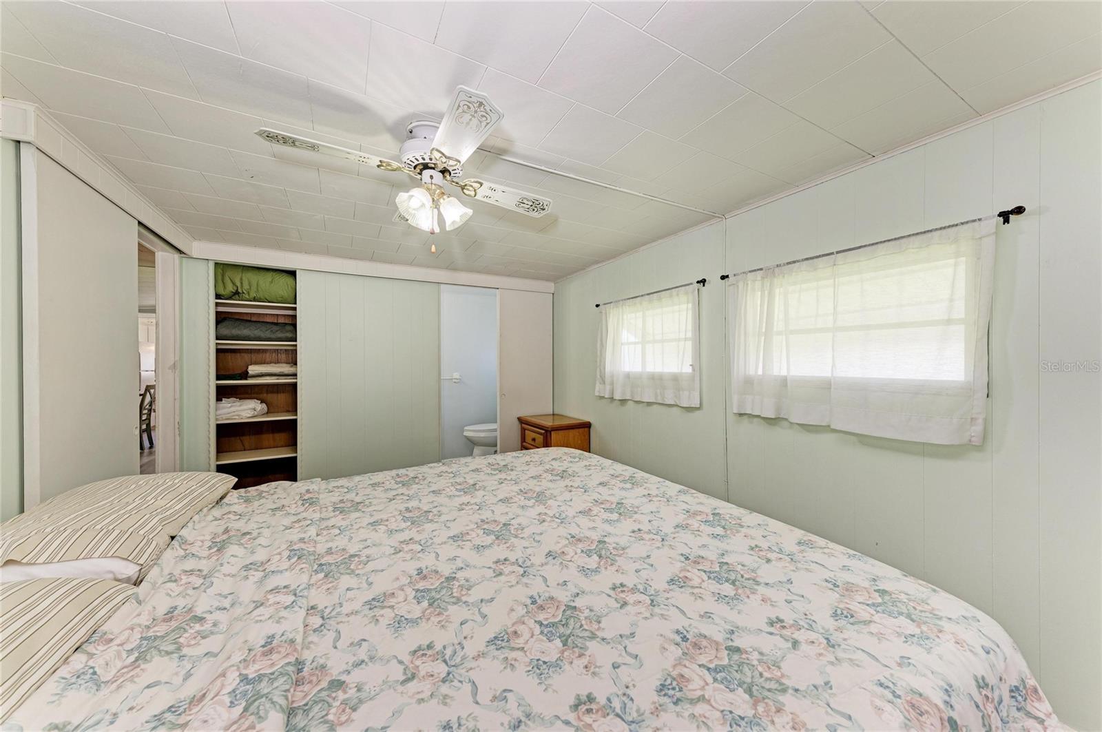 4924 OAKLAND HILLS AVENUE, Sarasota, FL 34234