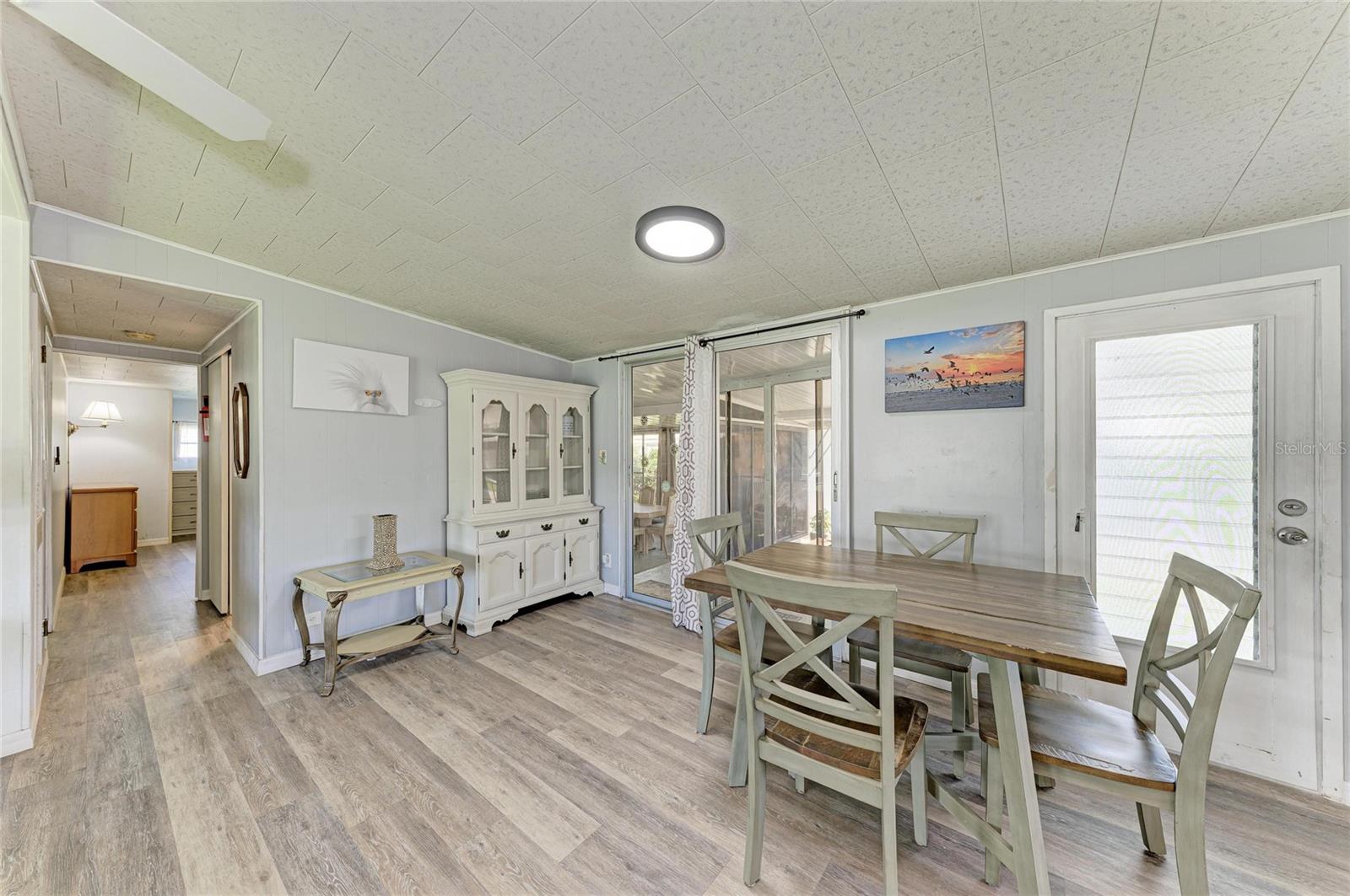 4924 OAKLAND HILLS AVENUE, Sarasota, FL 34234