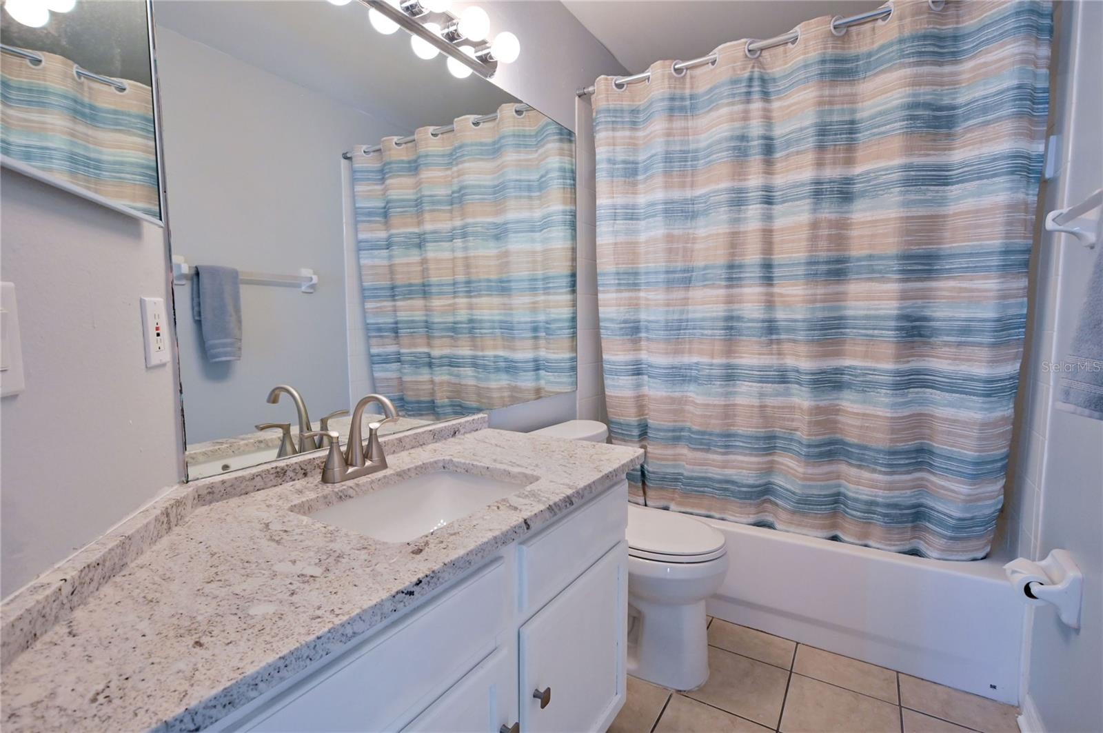 Guest bath with tub