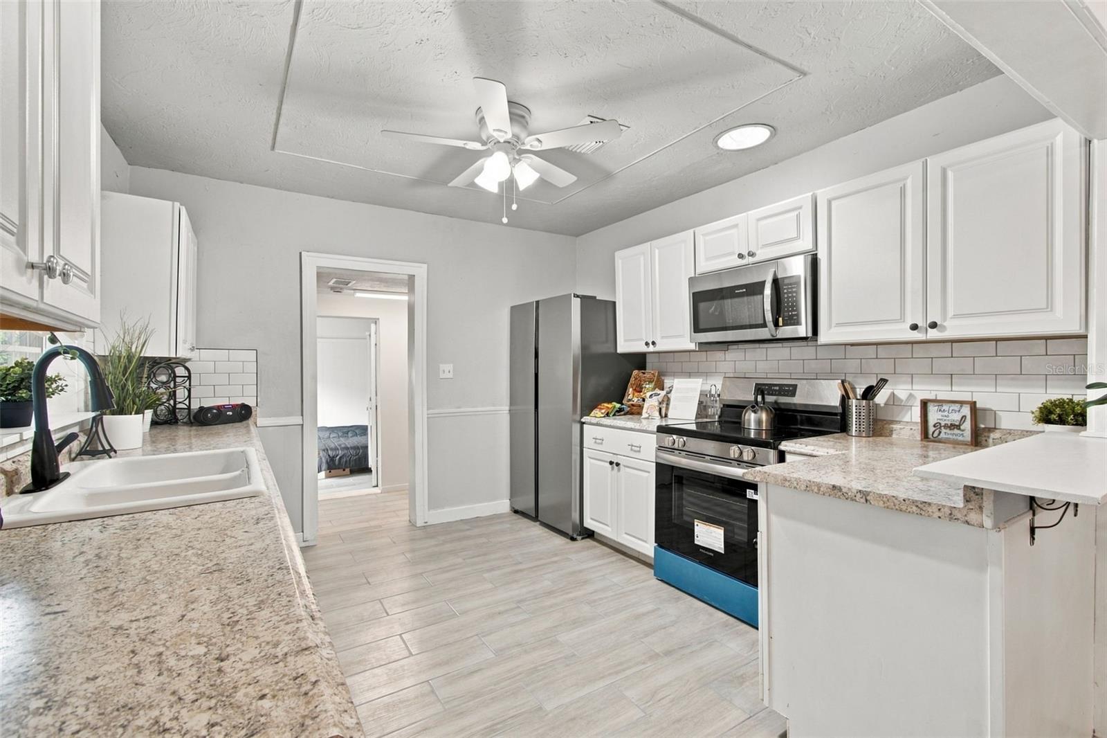 2115 55TH AVENUE E, Bradenton, FL 34203