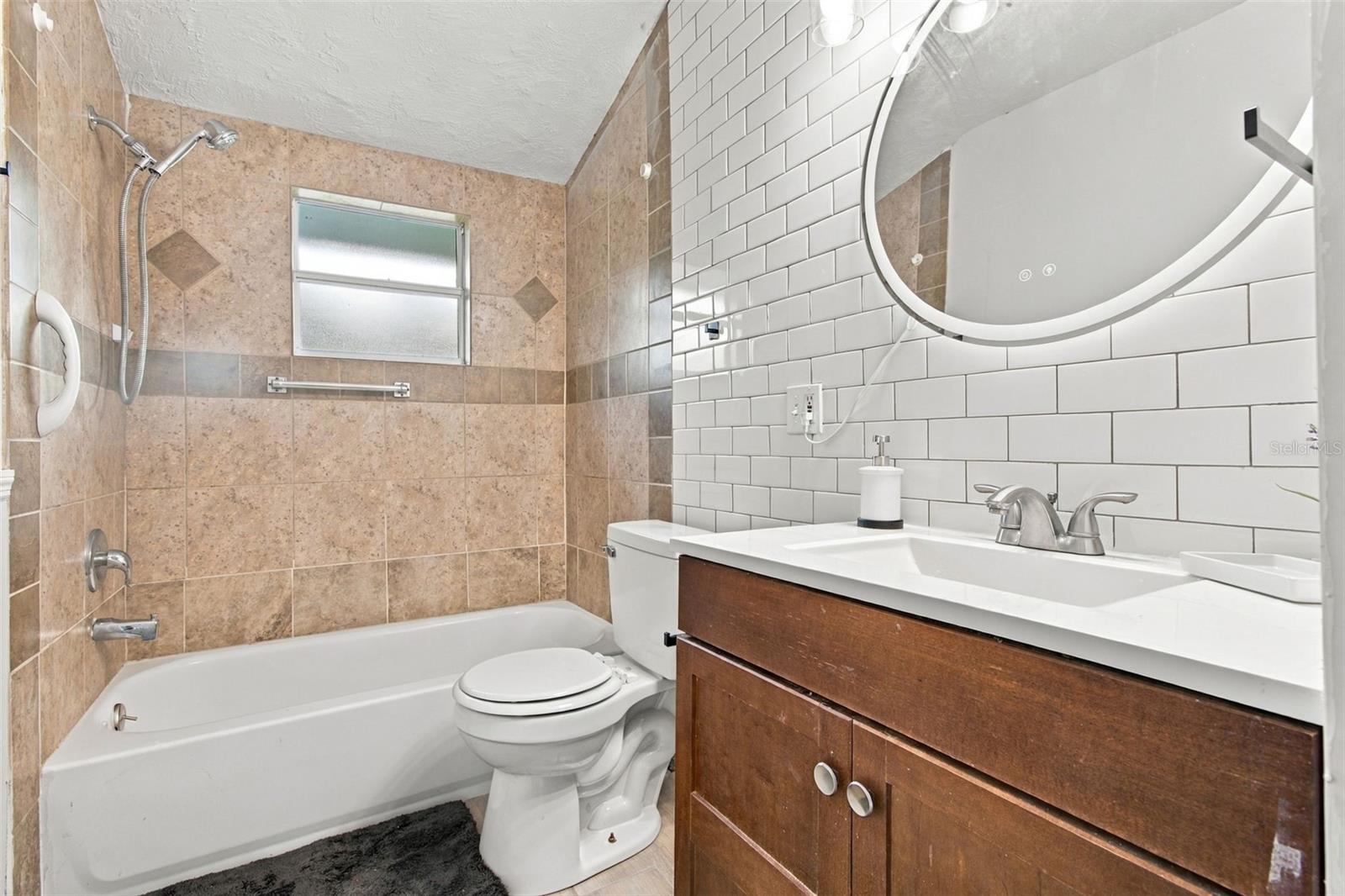 2115 55TH AVENUE E, Bradenton, FL 34203