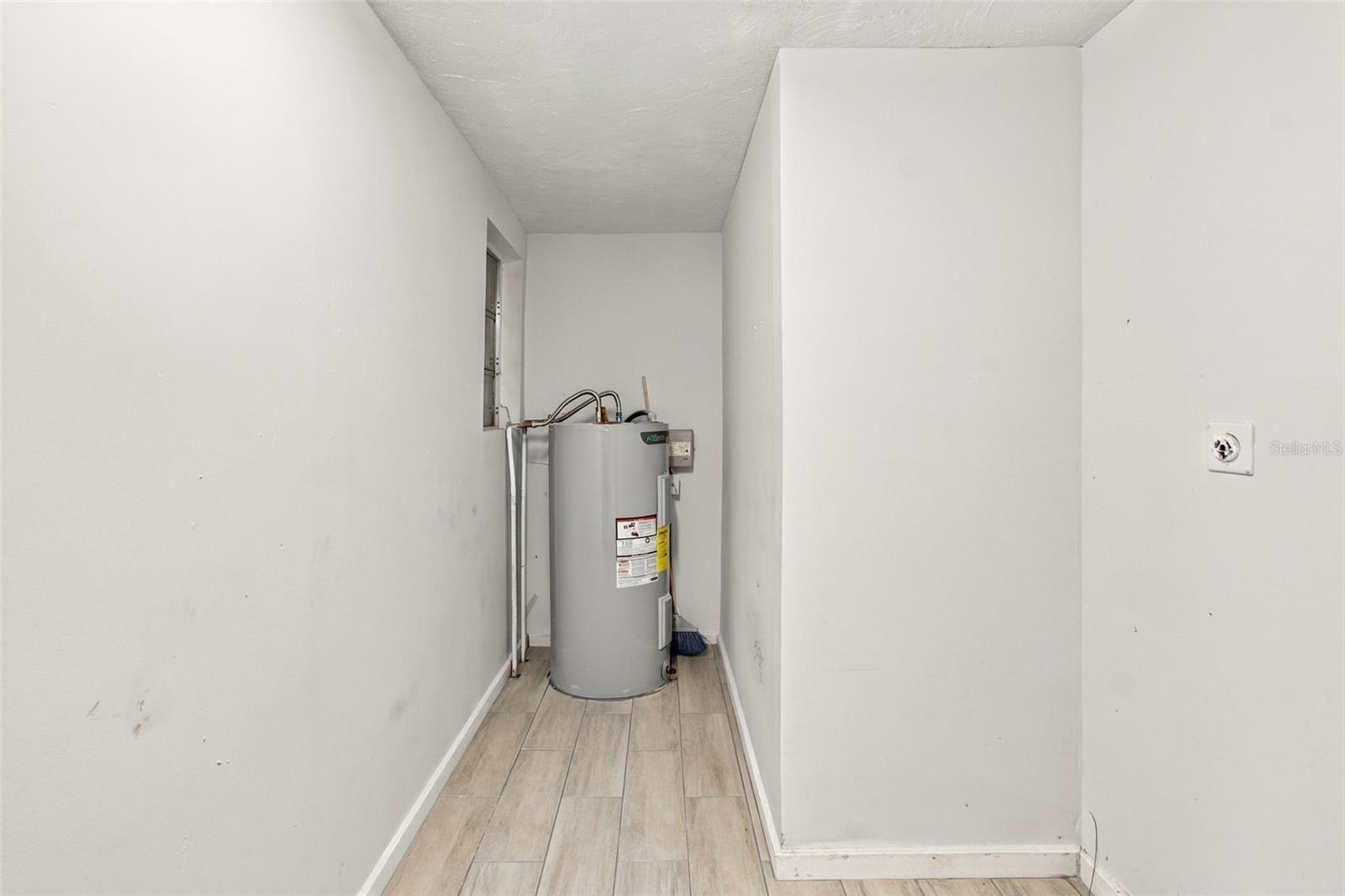 2115 55TH AVENUE E, Bradenton, FL 34203