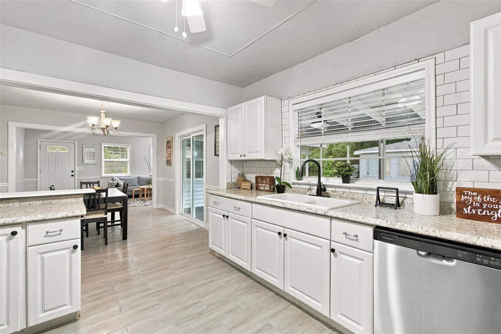2115 55TH AVENUE E, Bradenton, FL 34203