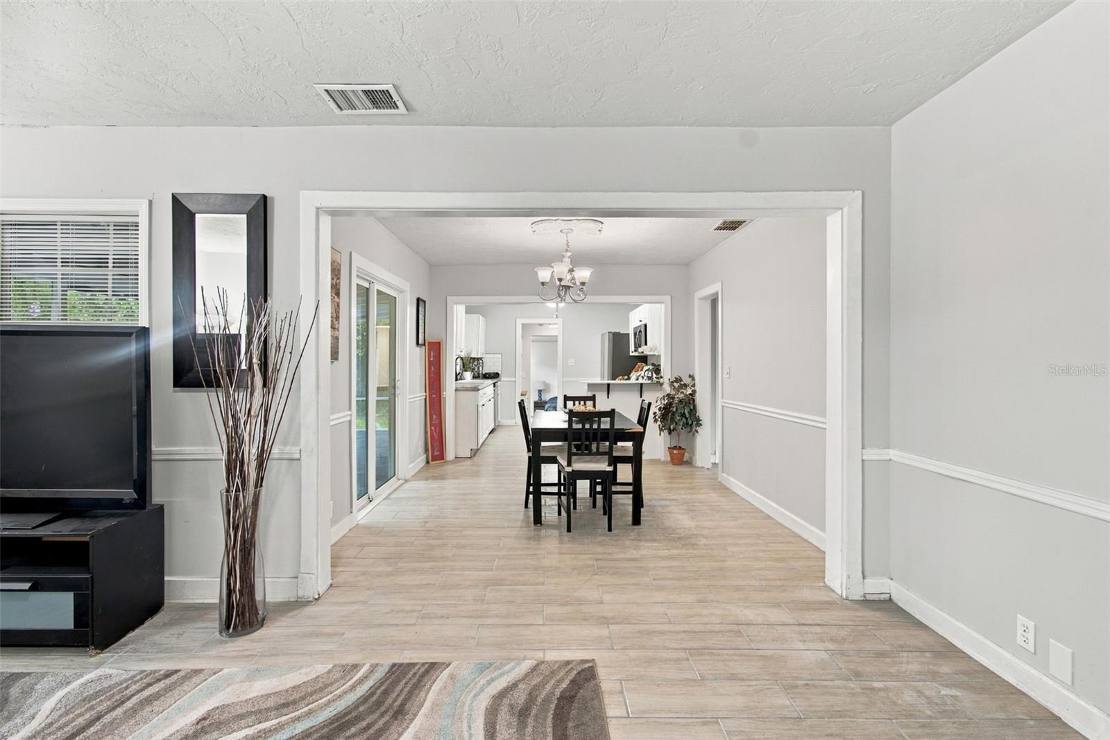 2115 55TH AVENUE E, Bradenton, FL 34203