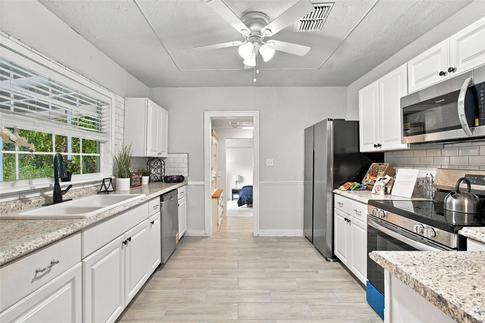 2115 55TH AVENUE E, Bradenton, FL 34203