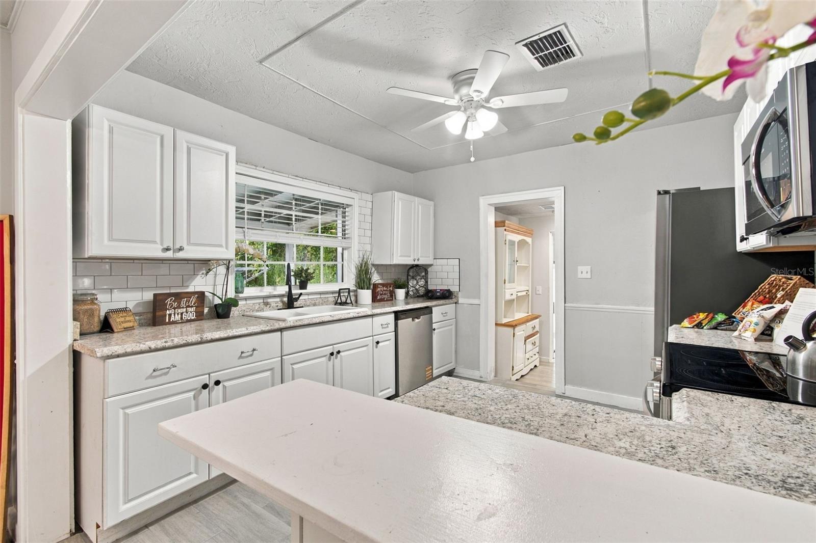 2115 55TH AVENUE E, Bradenton, FL 34203