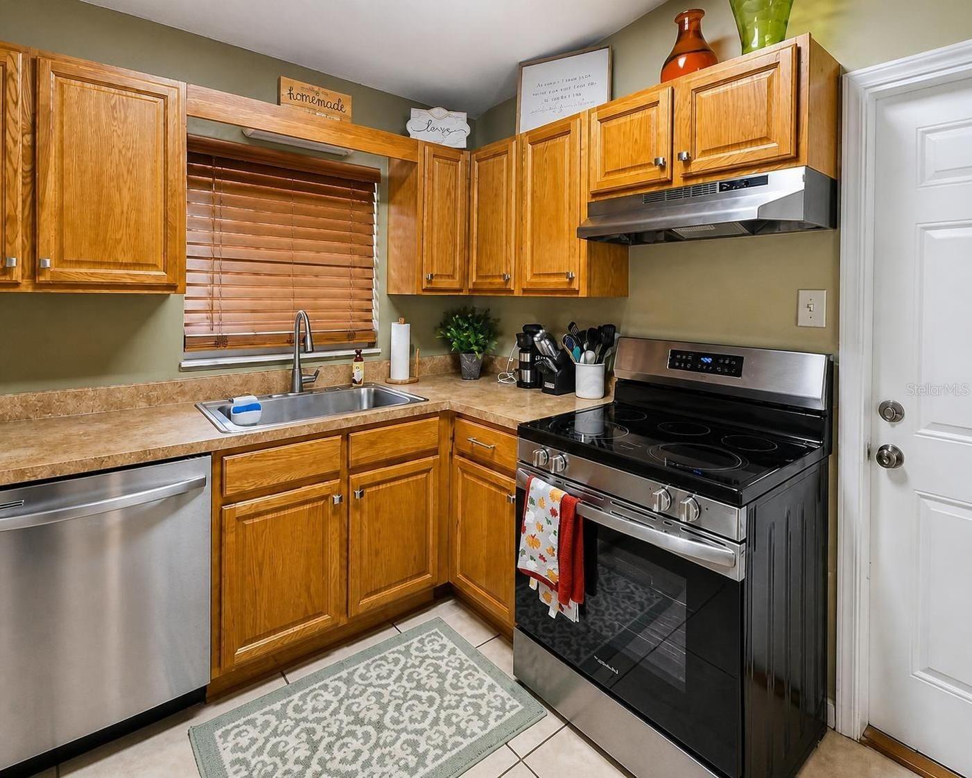 Kitchen brand new Stainless Steel Appliances