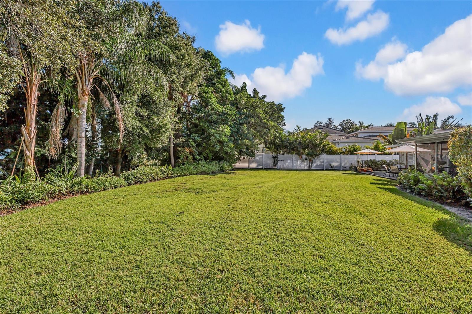 1605 N LAKE SHORE DRIVE, Sarasota, FL 34231