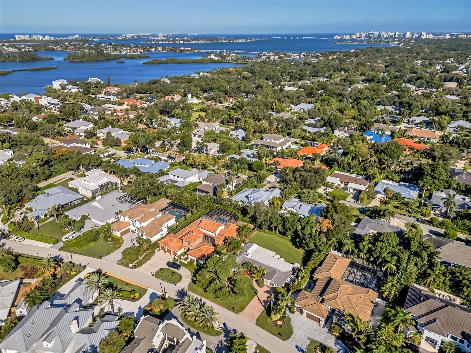 1605 N LAKE SHORE DRIVE, Sarasota, FL 34231