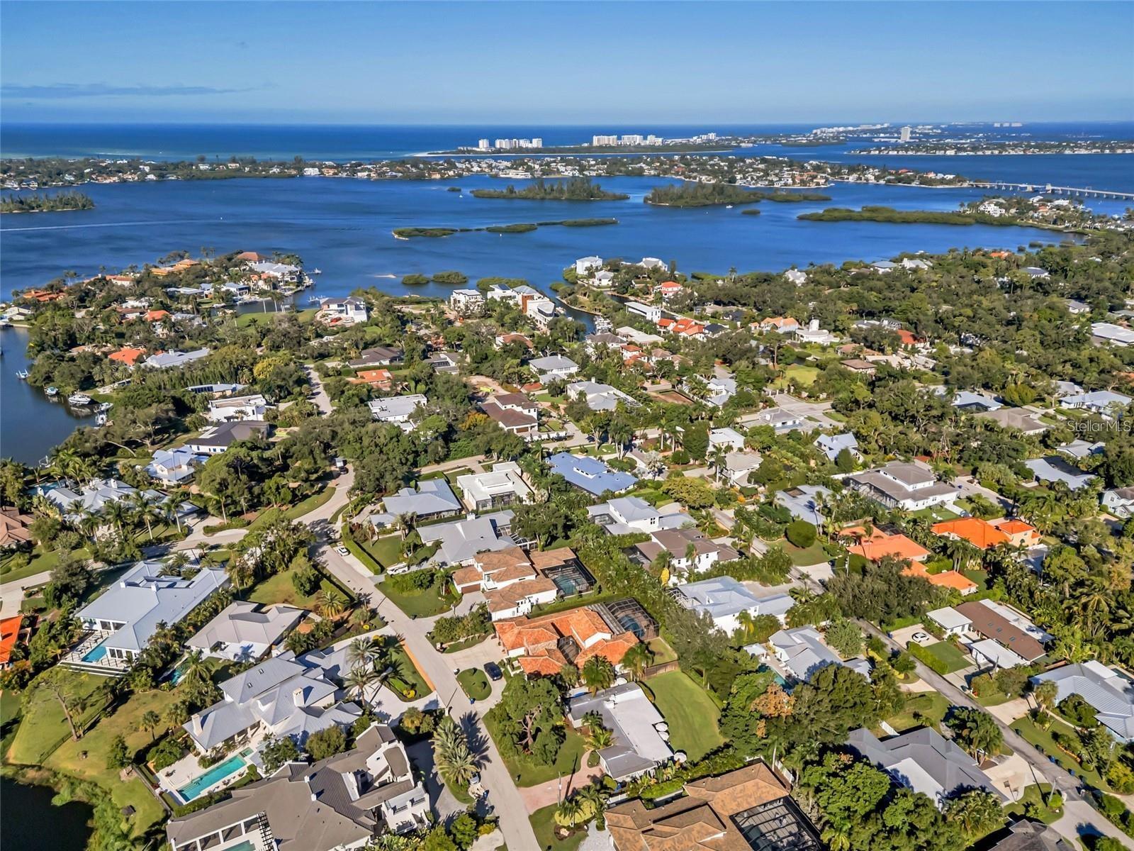 1605 N LAKE SHORE DRIVE, Sarasota, FL 34231