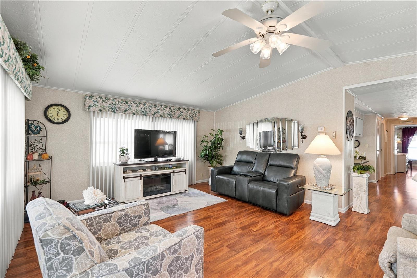 5619 BAYSHORE ROAD, #422, Palmetto, FL 34221
