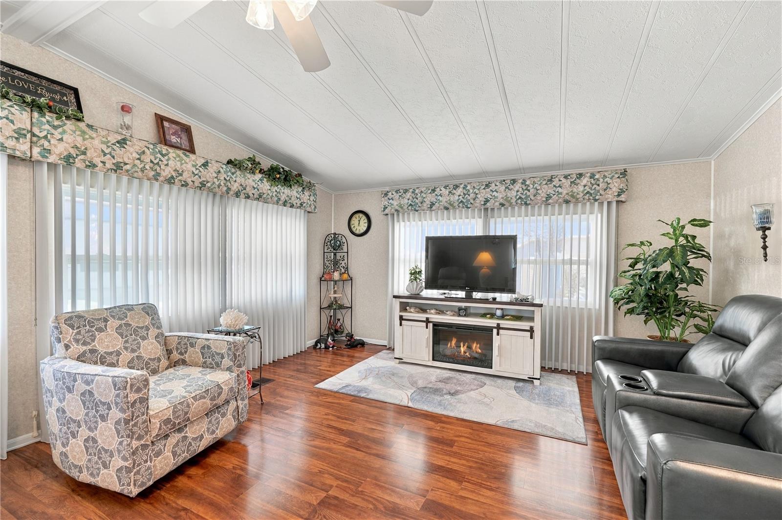 5619 BAYSHORE ROAD, #422, Palmetto, FL 34221