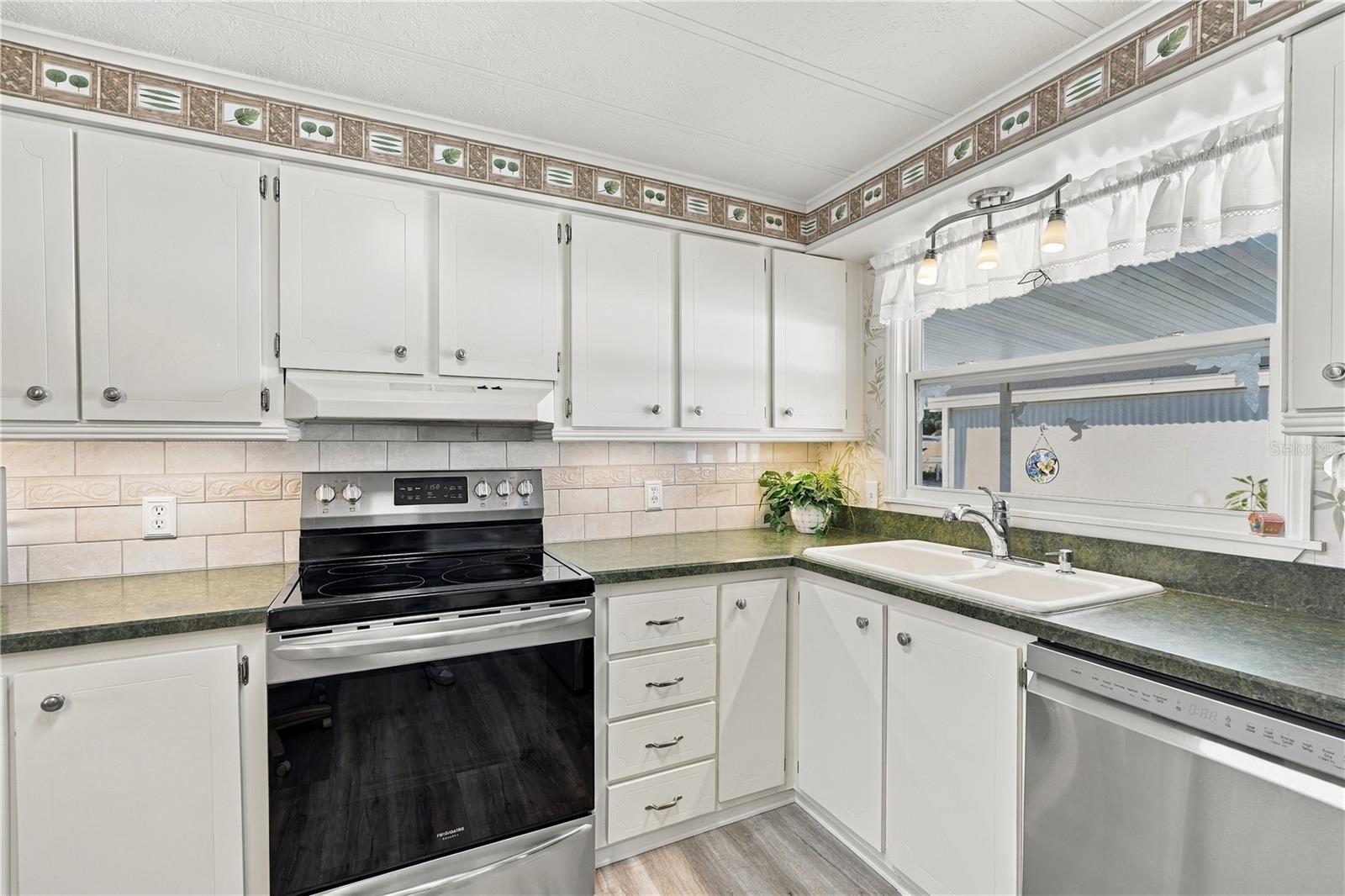 5619 BAYSHORE ROAD, #422, Palmetto, FL 34221