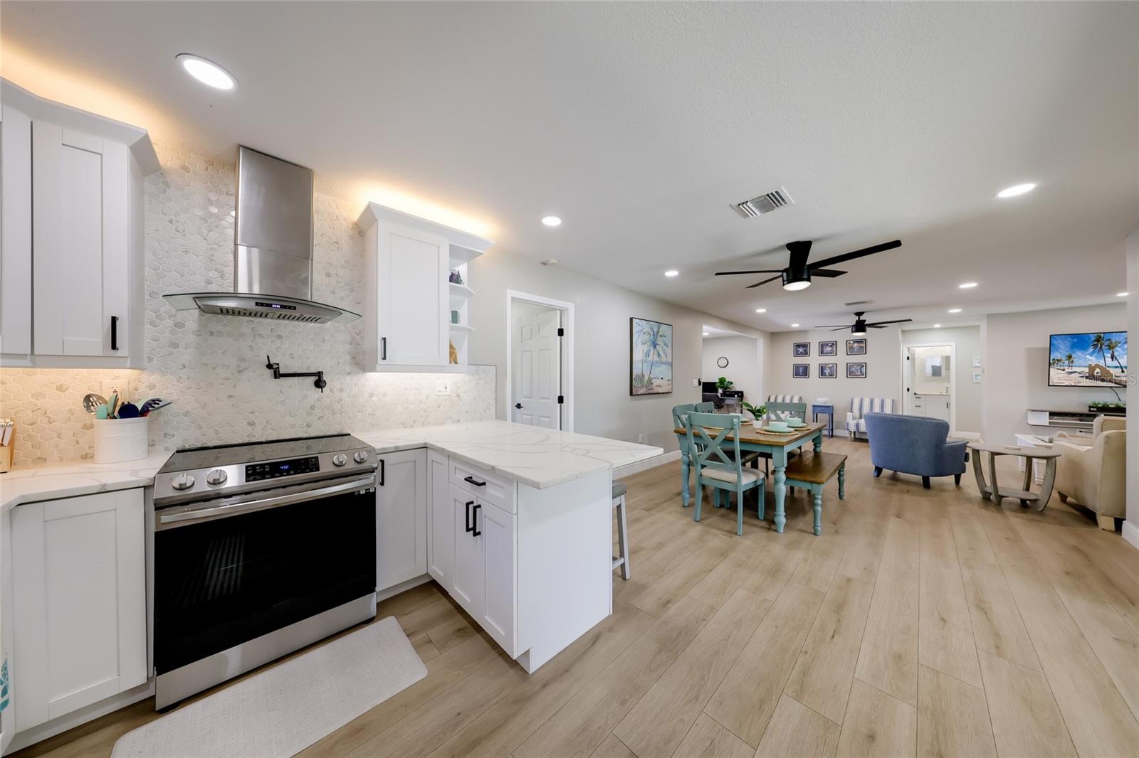 6311 1ST AVENUE W, Bradenton, FL 34209