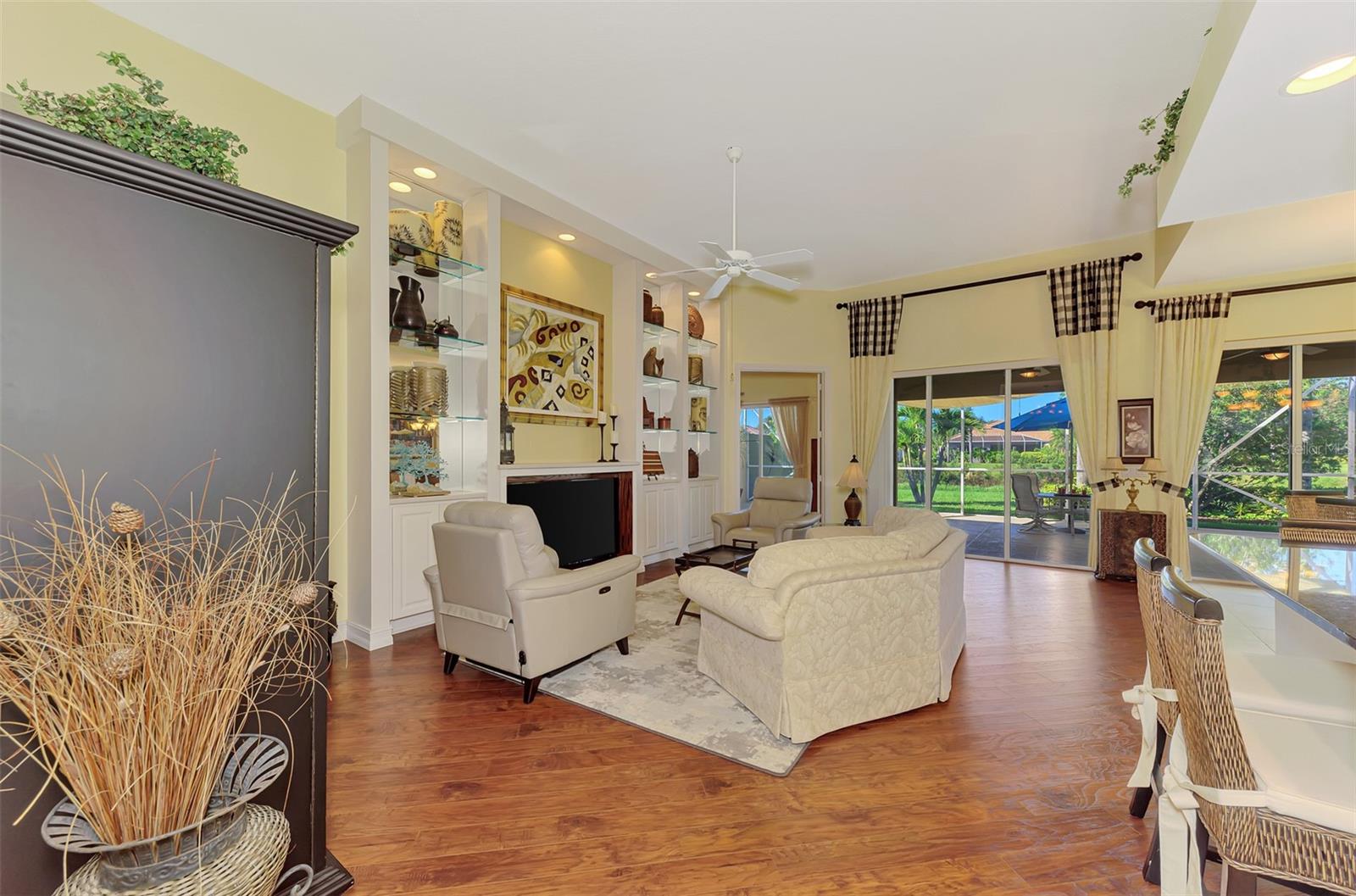 5882 BENEVENTO DRIVE, Sarasota, FL 34238