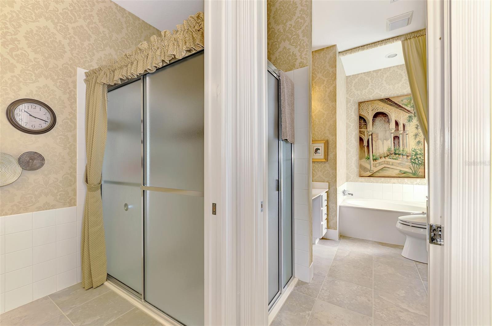 5882 BENEVENTO DRIVE, Sarasota, FL 34238