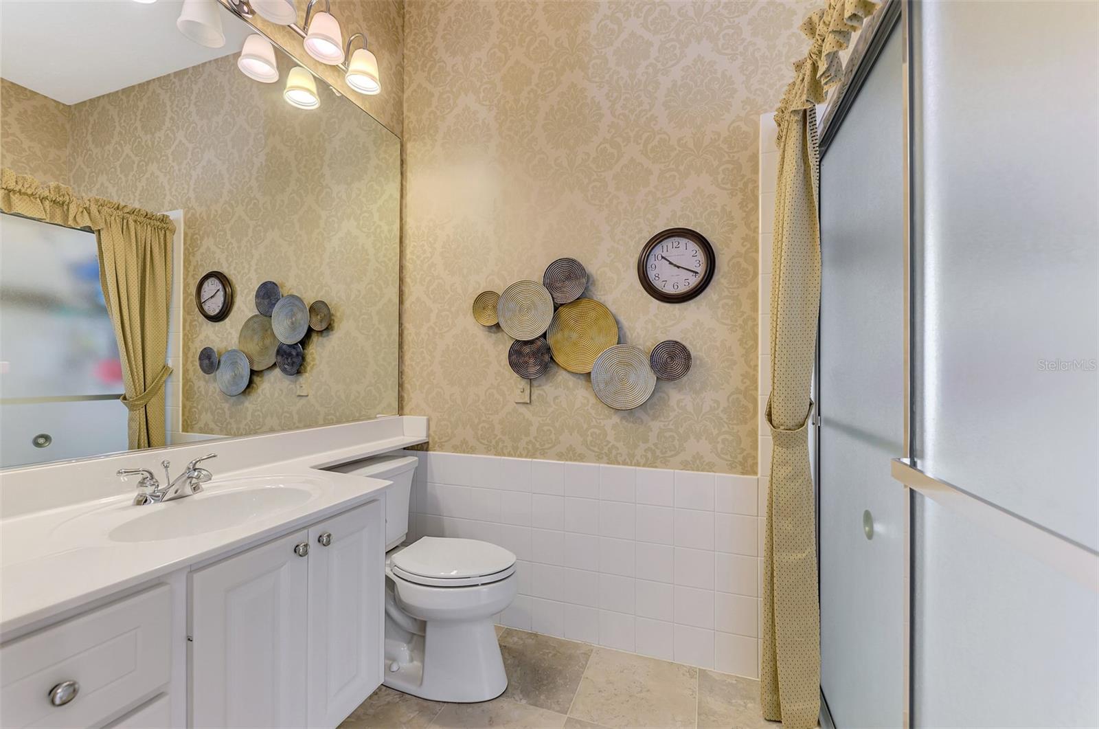 5882 BENEVENTO DRIVE, Sarasota, FL 34238
