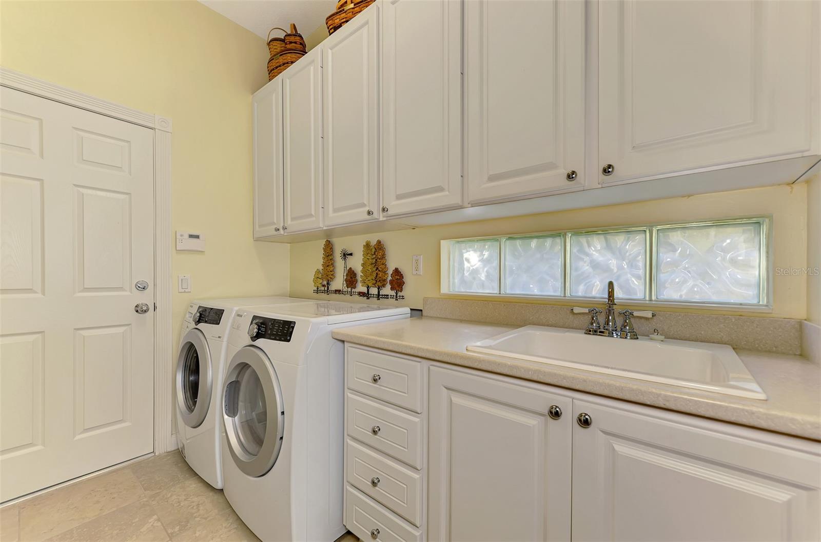5882 BENEVENTO DRIVE, Sarasota, FL 34238