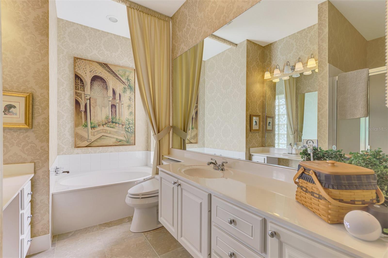 5882 BENEVENTO DRIVE, Sarasota, FL 34238