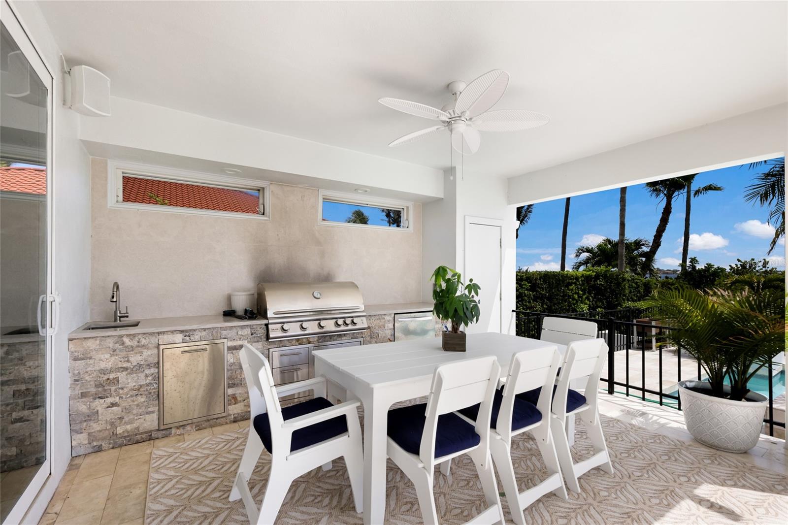 Outdoor Kitchen