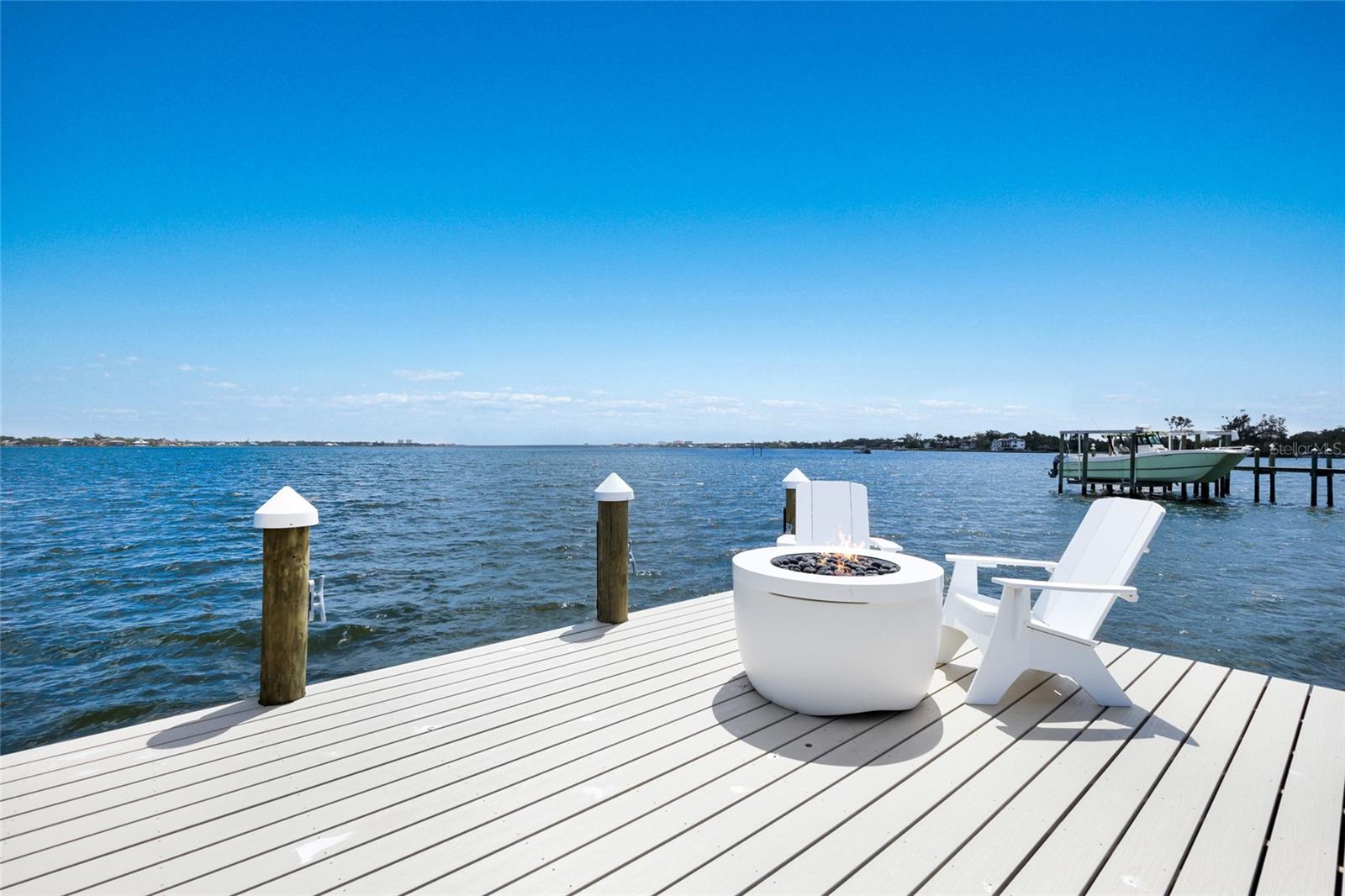 Dock firepit