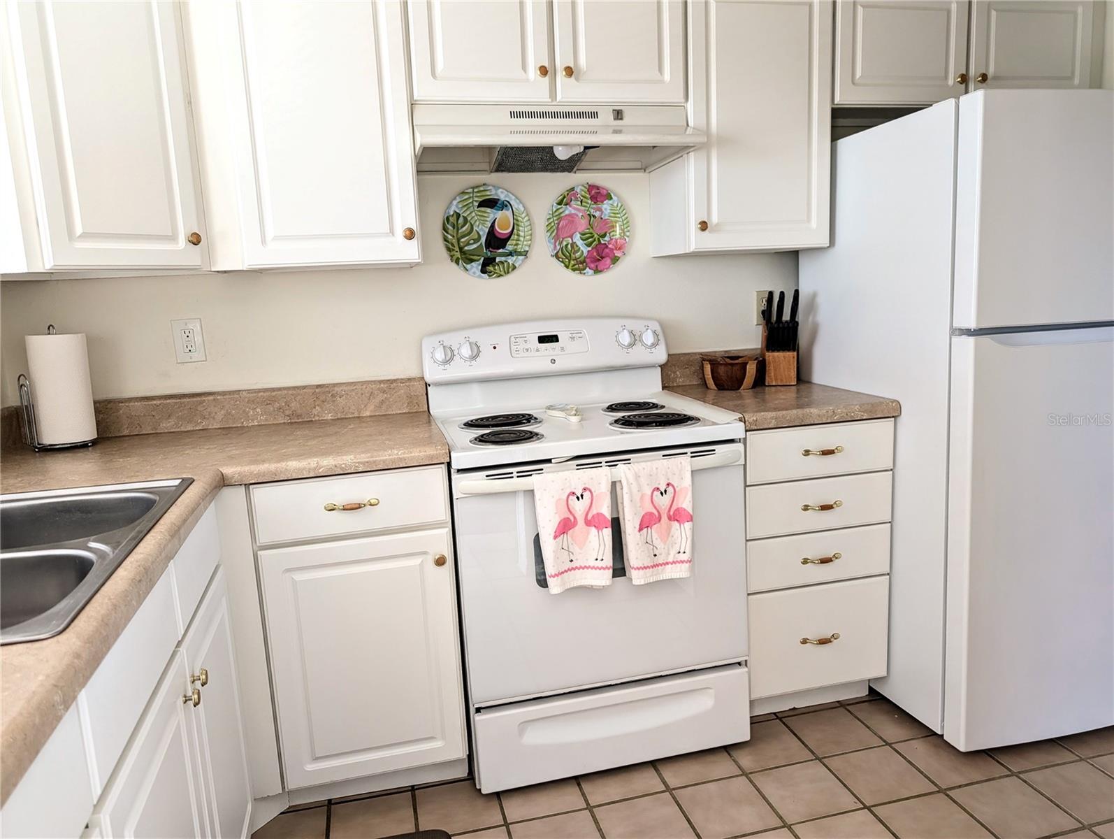 3779 LAKE BAYSHORE DRIVE, #H-402, Bradenton, FL 34205