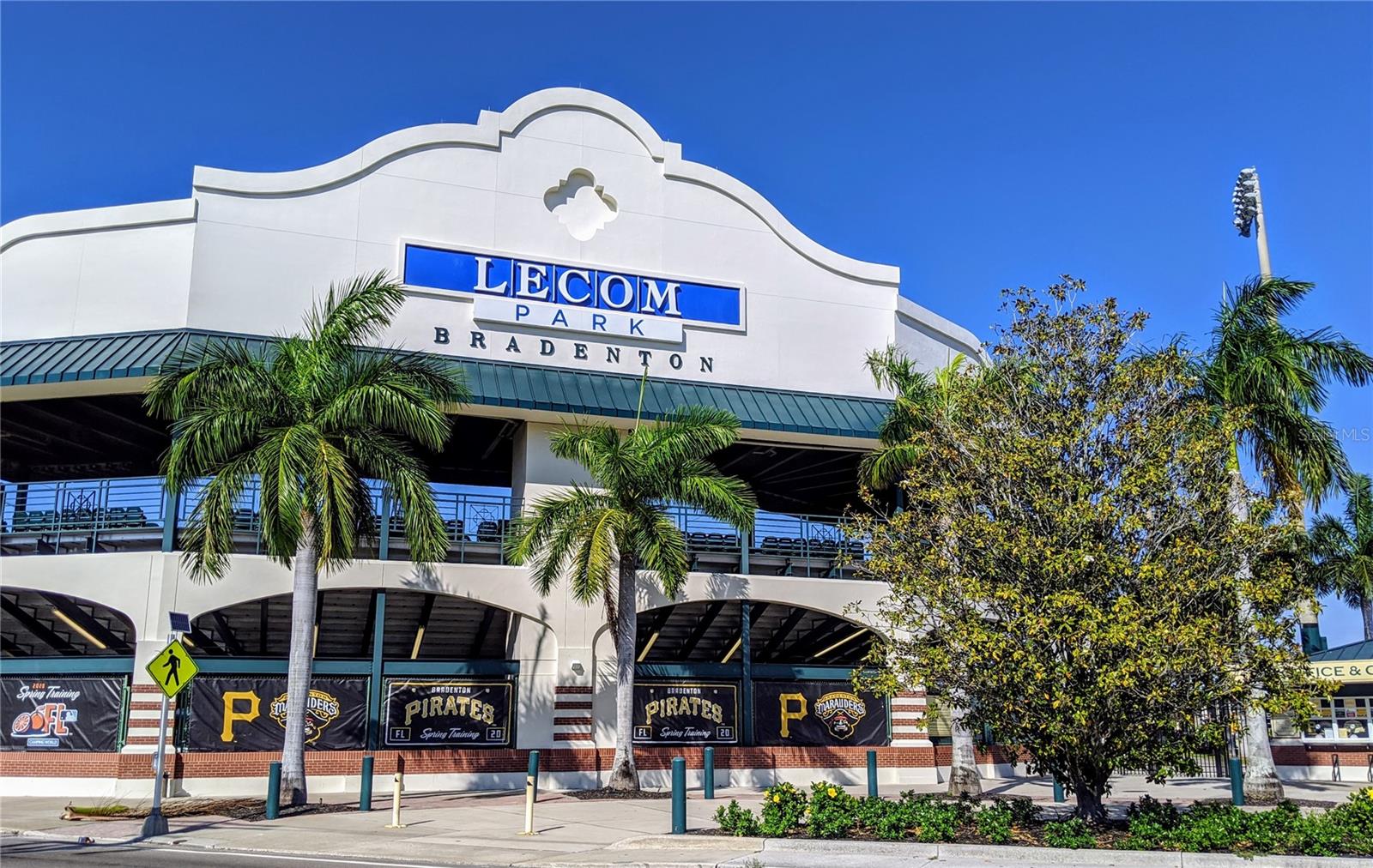 3779 LAKE BAYSHORE DRIVE, #H-402, Bradenton, FL 34205
