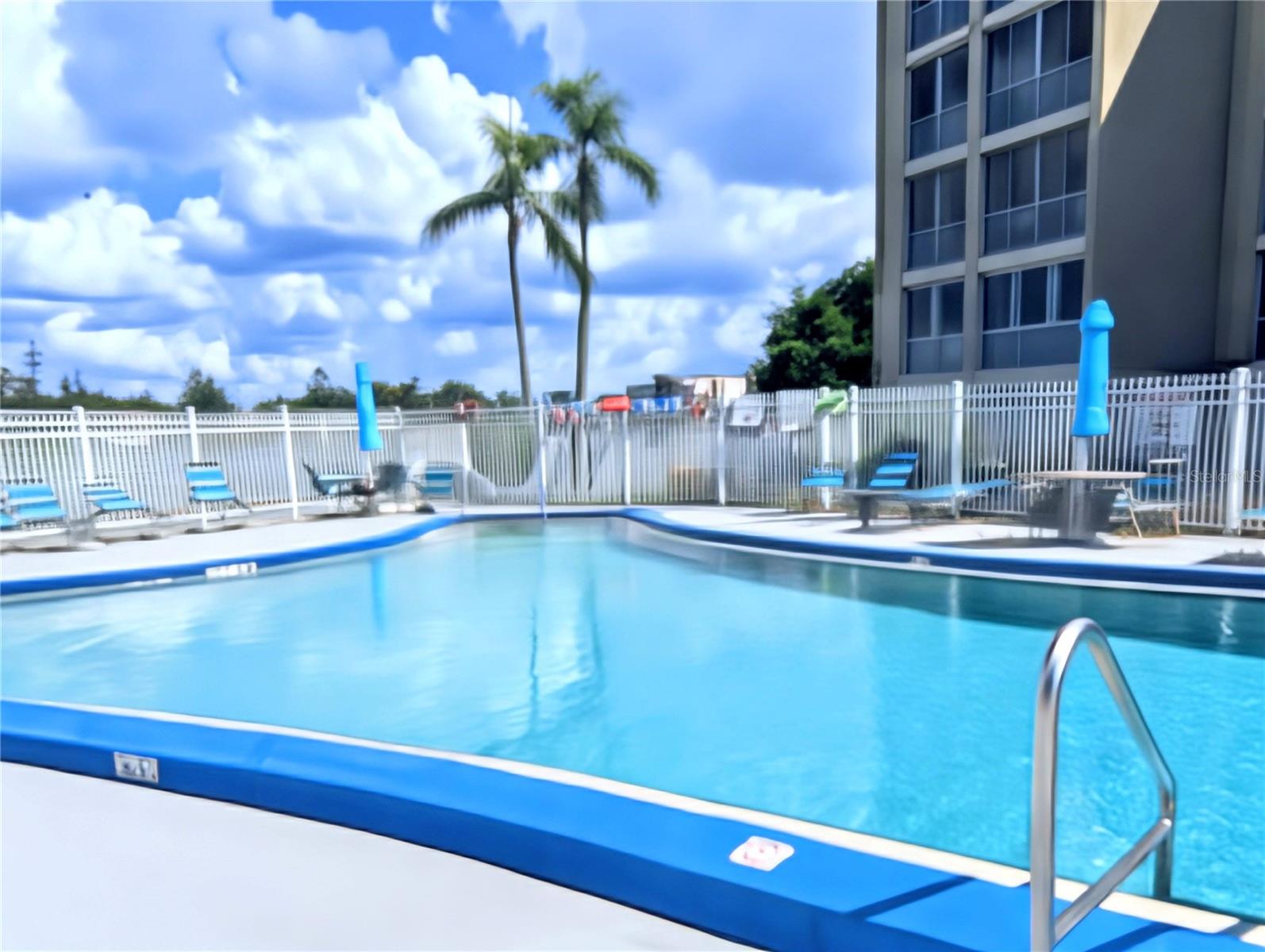 3779 LAKE BAYSHORE DRIVE, #H-402, Bradenton, FL 34205