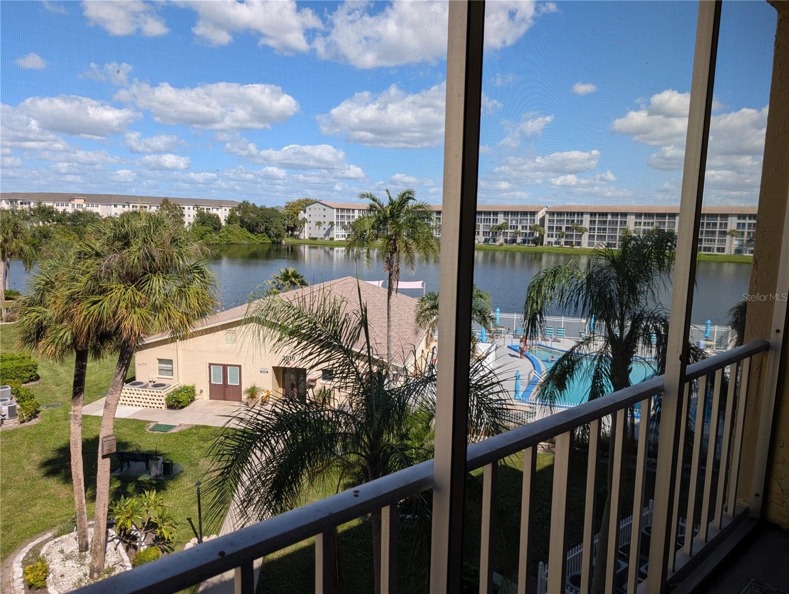 3779 LAKE BAYSHORE DRIVE, #H-402, Bradenton, FL 34205