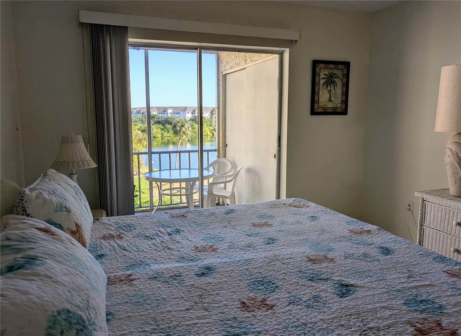 Imagine waking with sunny lake view
