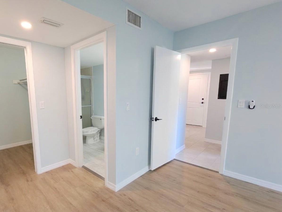 2688 CLUBHOUSE DRIVE, #201, Sarasota, FL 34232